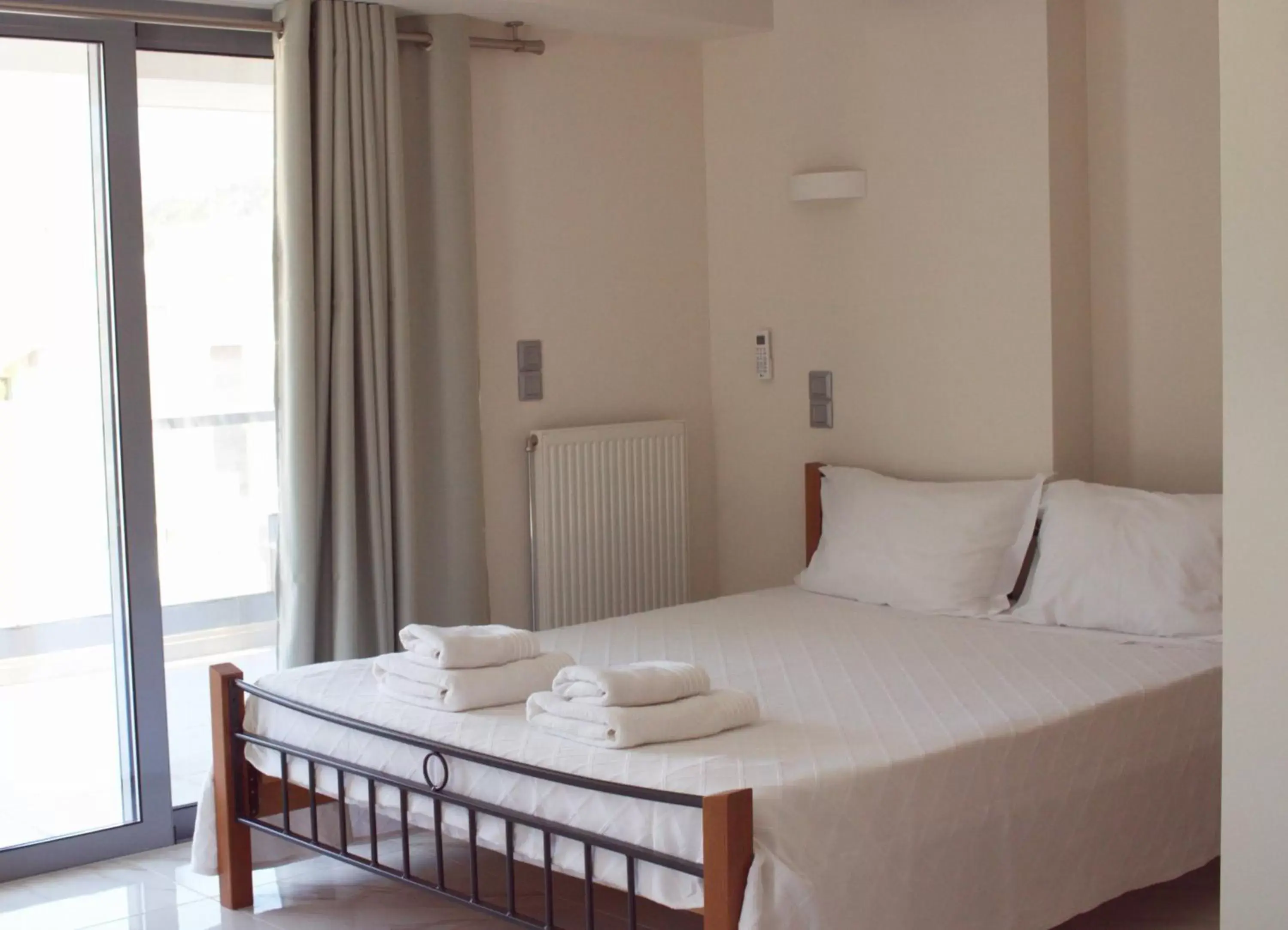 Bed in Cottage Boutique Apartments Athens
