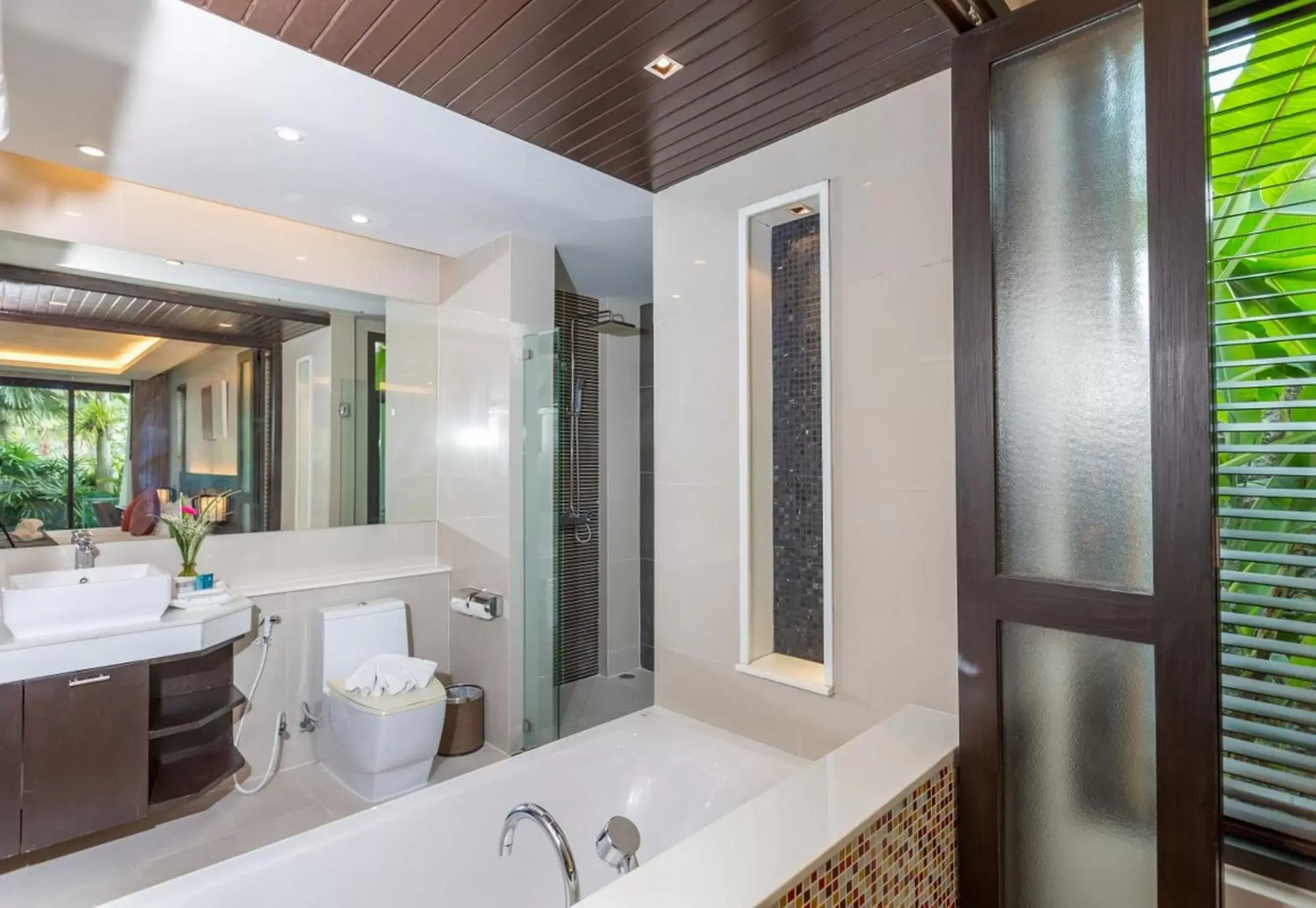 Bathroom in Wyndham Sea Pearl Resort, Phuket