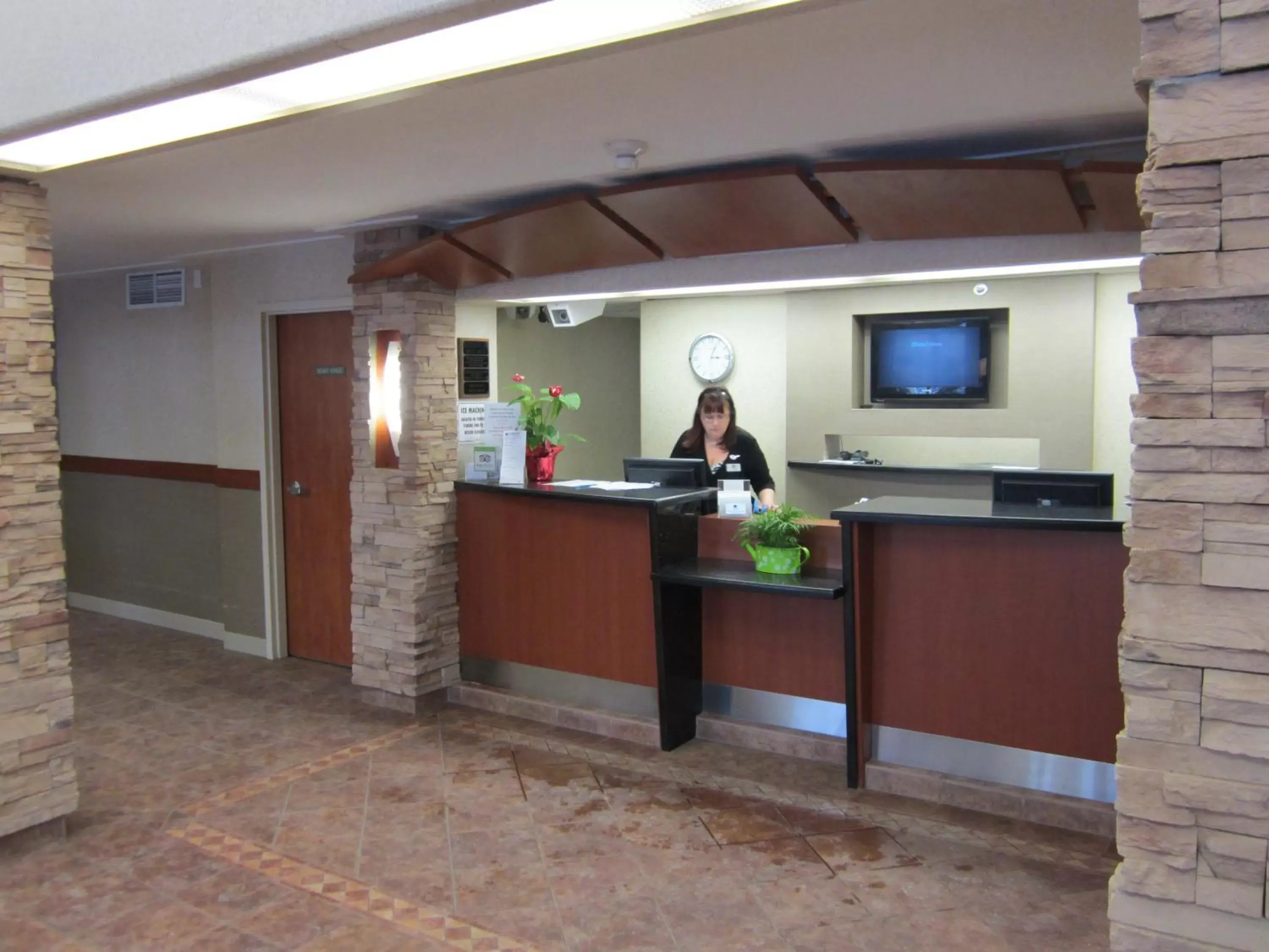 Lobby or reception, Lobby/Reception in Woodlands Inn & Suites