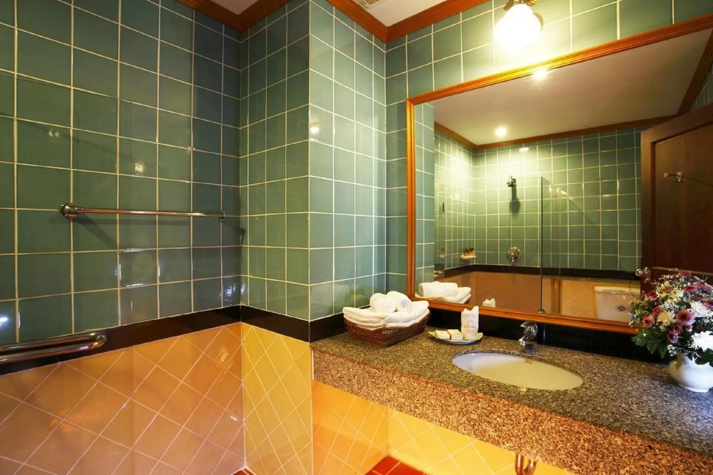 Bathroom in Khaolak Bayfront Resort