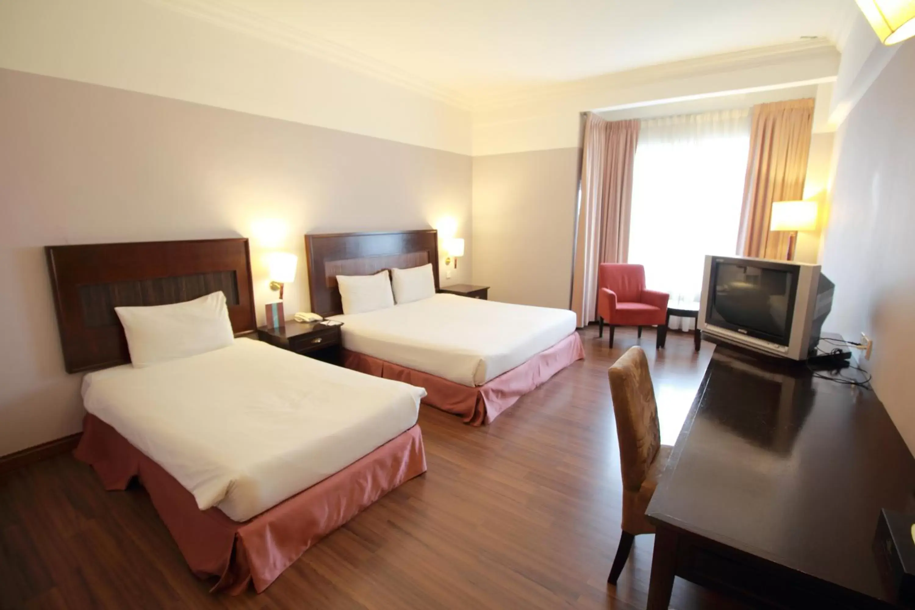 Shower, Bed in Grand Kampar Hotel Shower, Bed in Grand Kampar Hotel