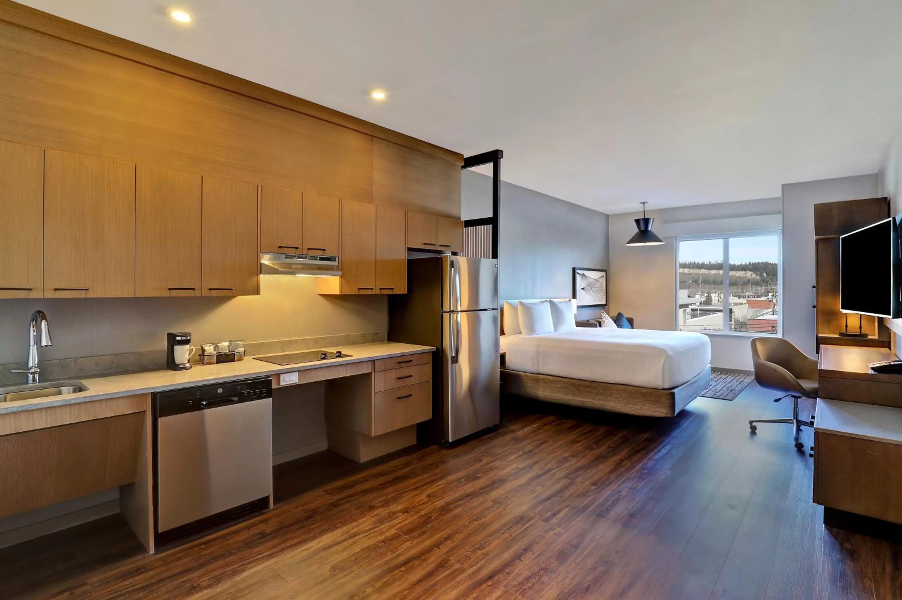 Kitchen or kitchenette, Bed in Hyatt Place Prince George