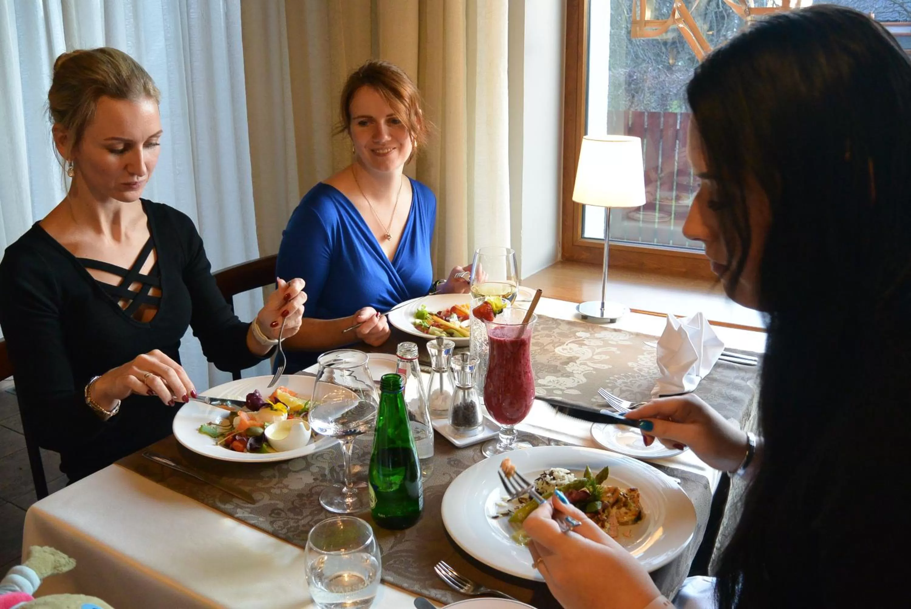 Restaurant/places to eat in Pesa Hotel