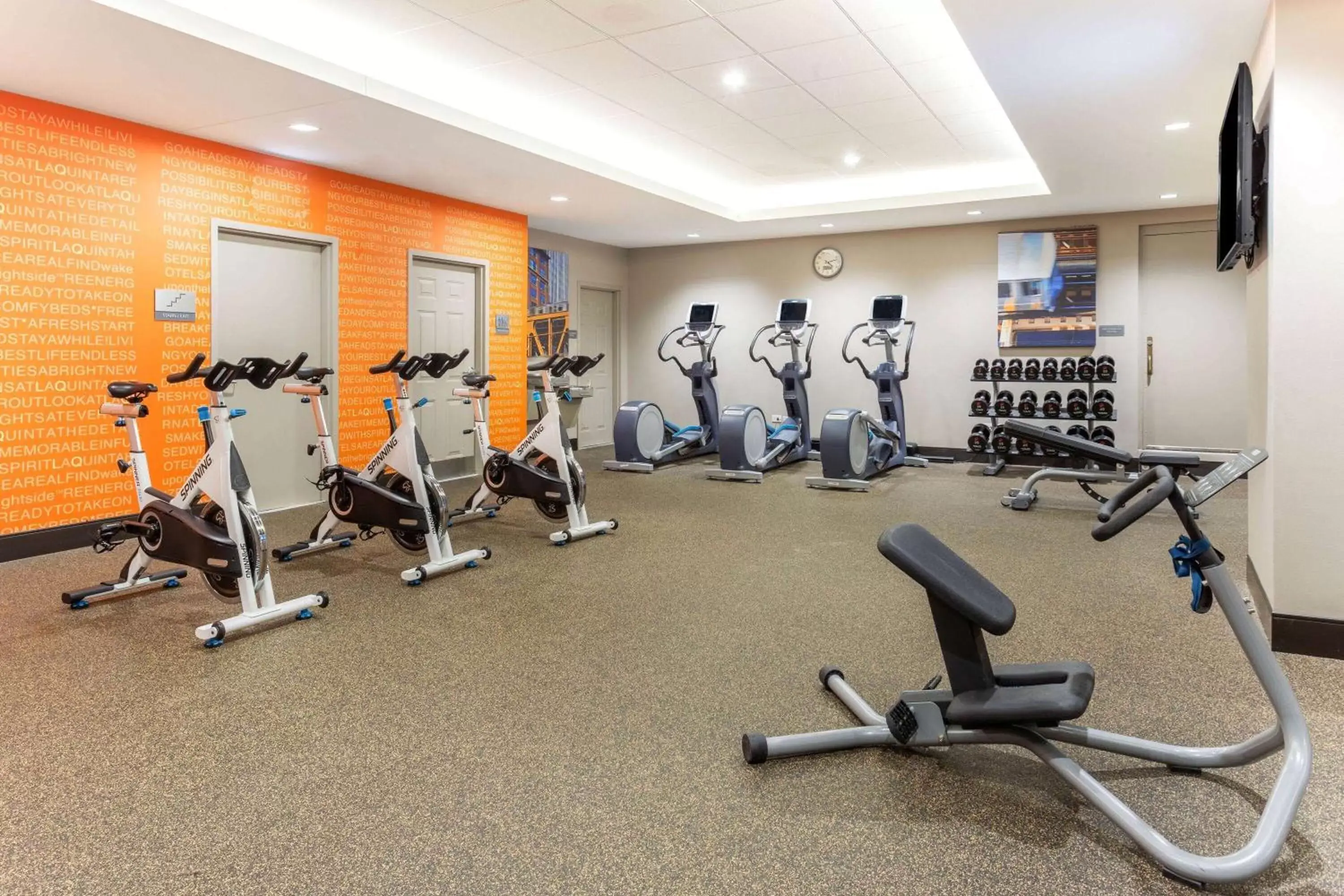 Fitness centre/facilities in La Quinta by Wyndham Chicago Downtown Fitness centre/facilities in La Quinta by Wyndham Chicago Downtown