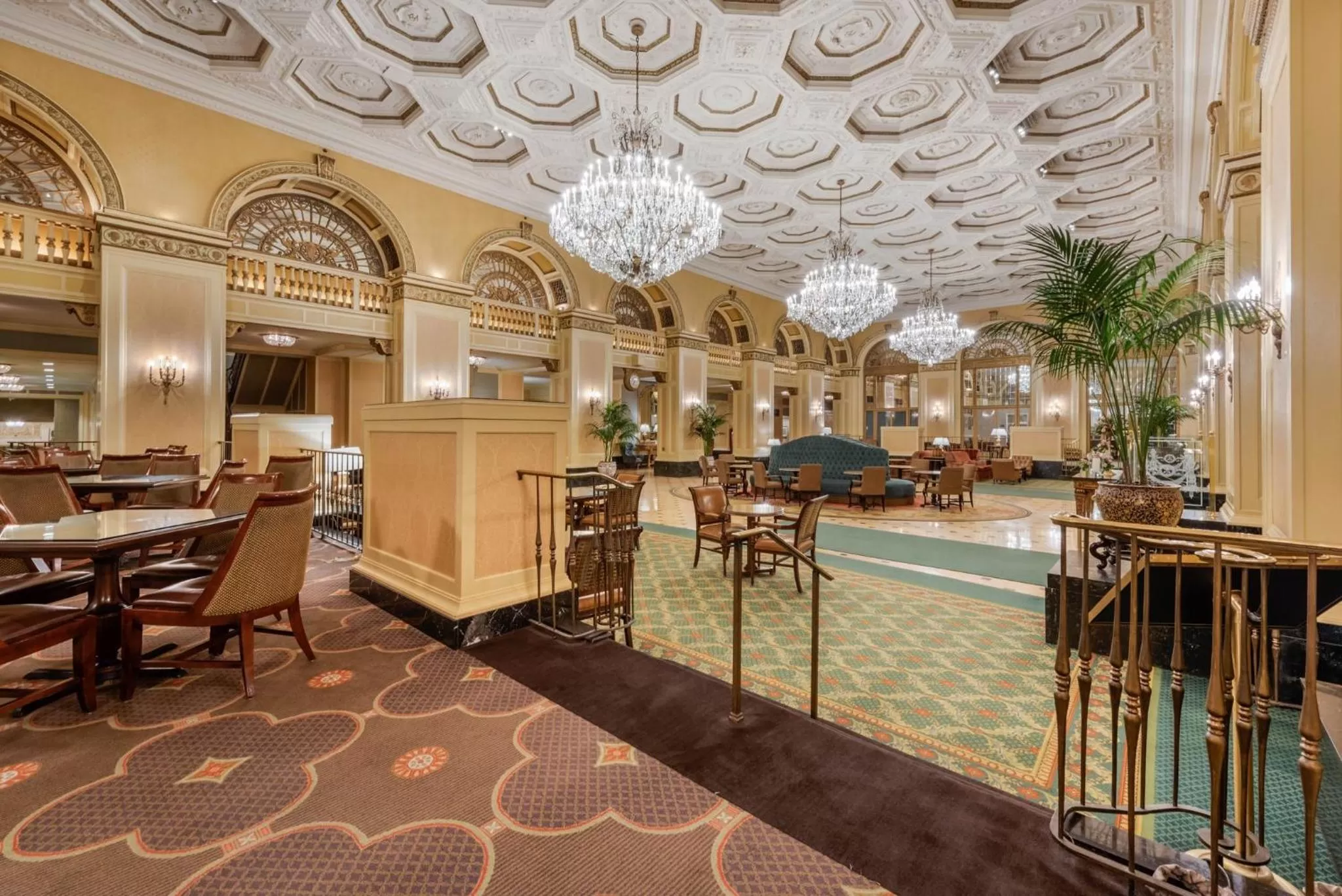 Lobby or reception in Omni William Penn Hotel
