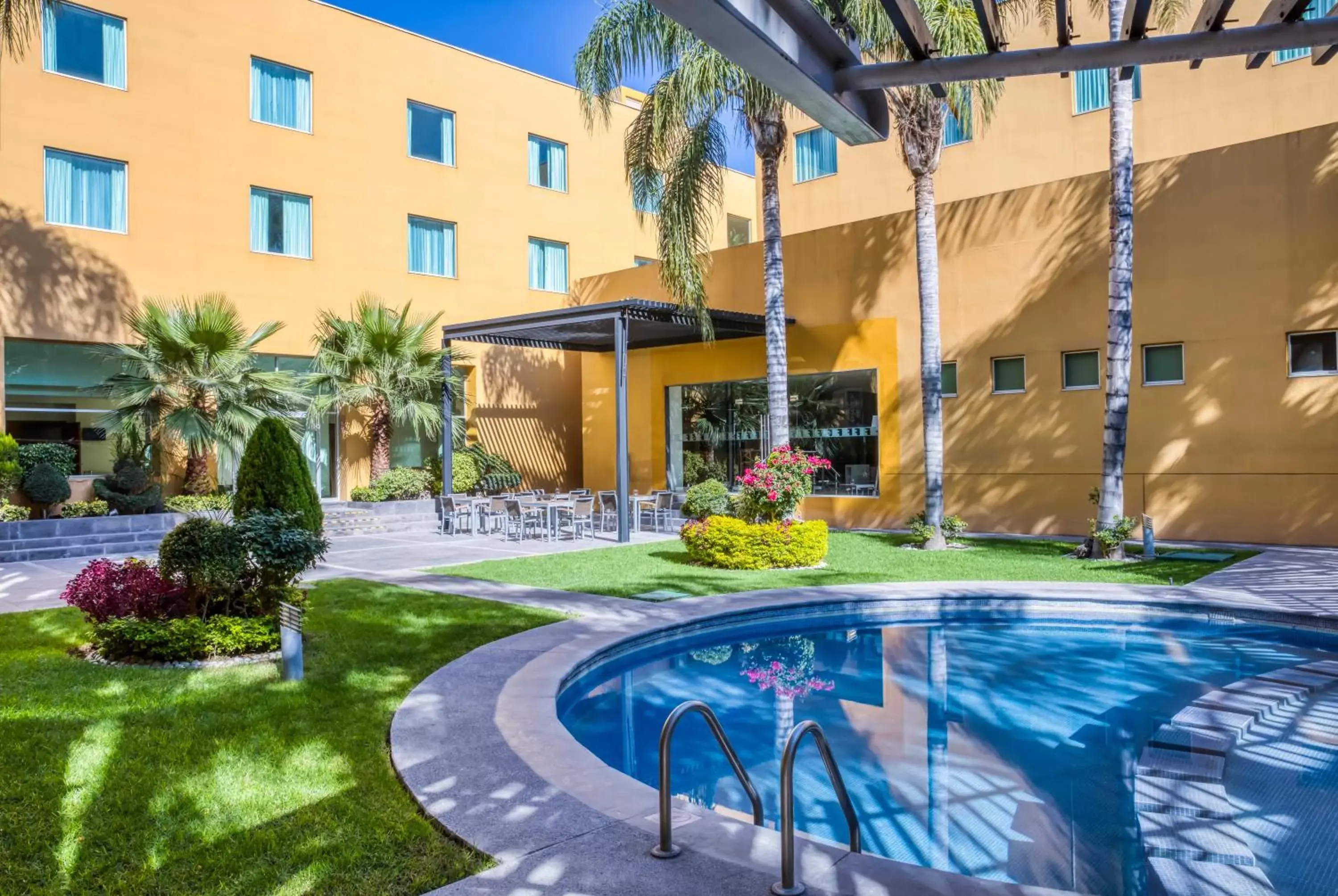 Swimming Pool in Fiesta Inn San Luis Potosi Oriente