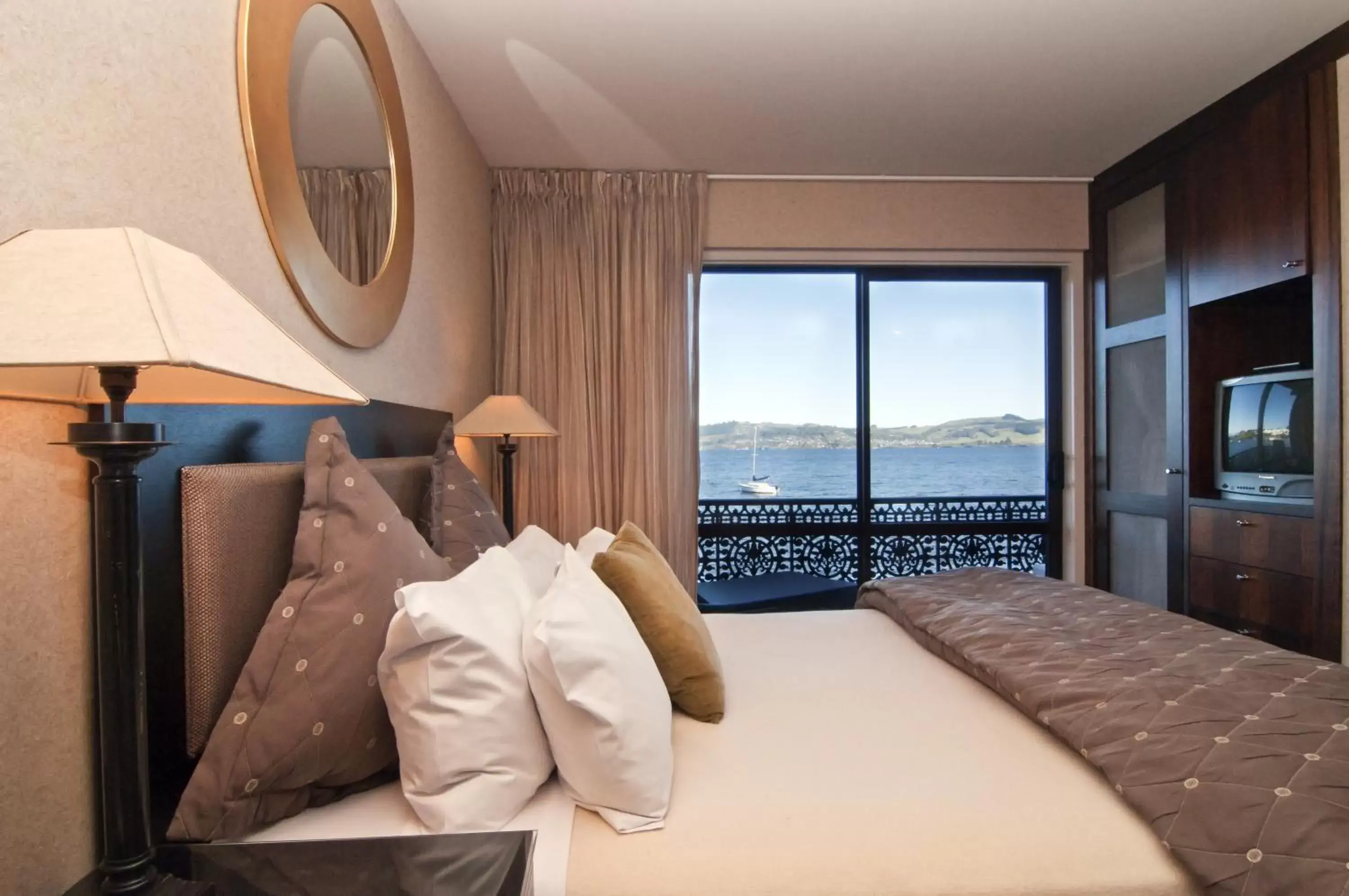 Bed in Millennium Hotel & Resort Manuels Taupo