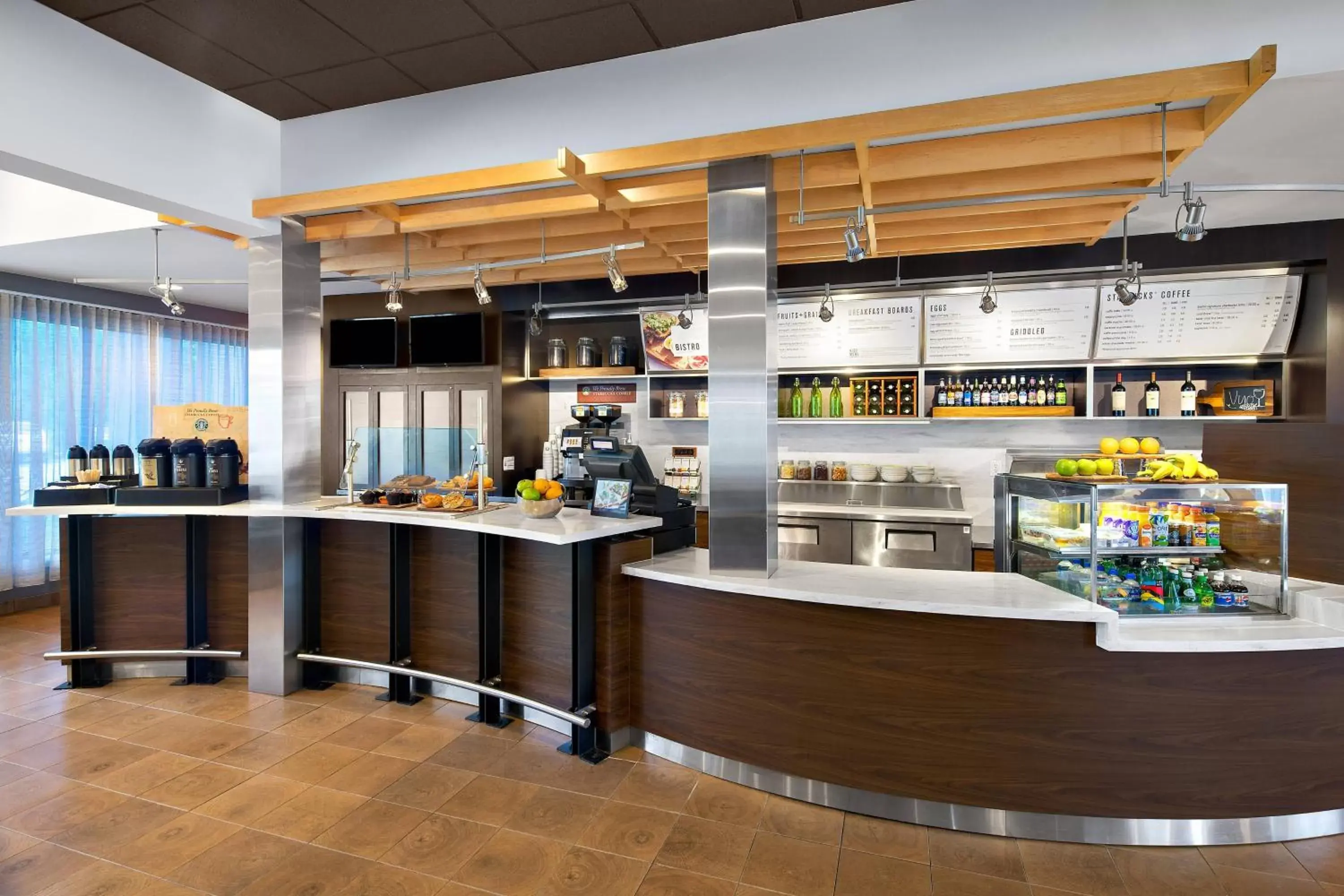 Restaurant/places to eat in Courtyard by Marriott Pittsburgh Airport