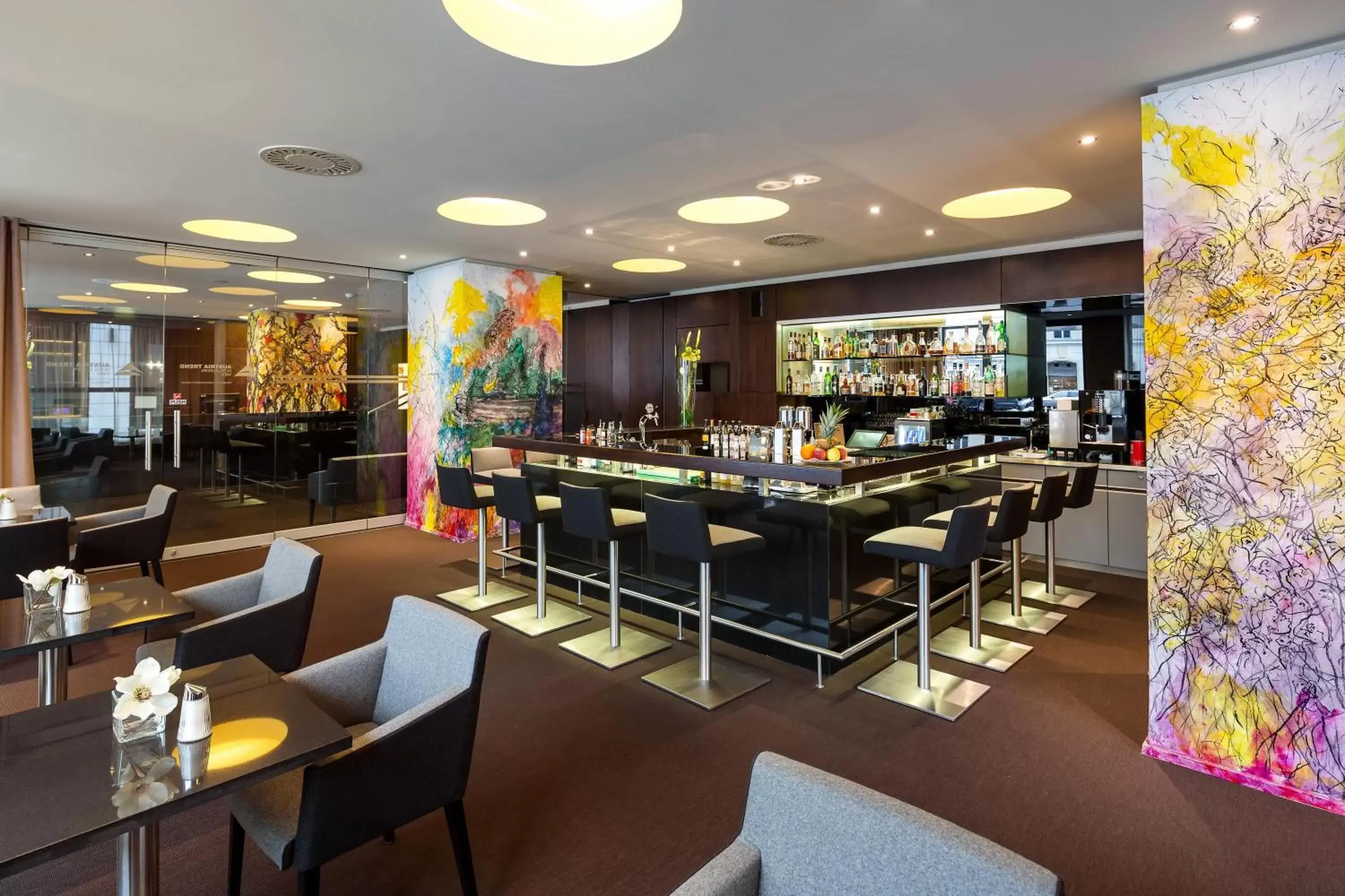 Lounge or bar, Restaurant/Places to Eat in Austria Trend Hotel Europa Wien