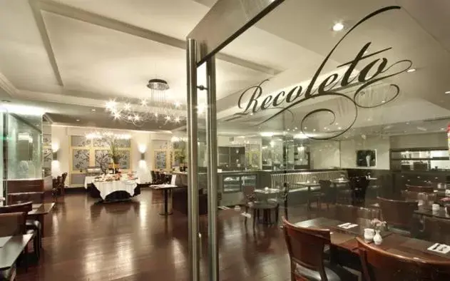 Lounge or bar, Restaurant/Places to Eat in Hotel Intersur Recoleta