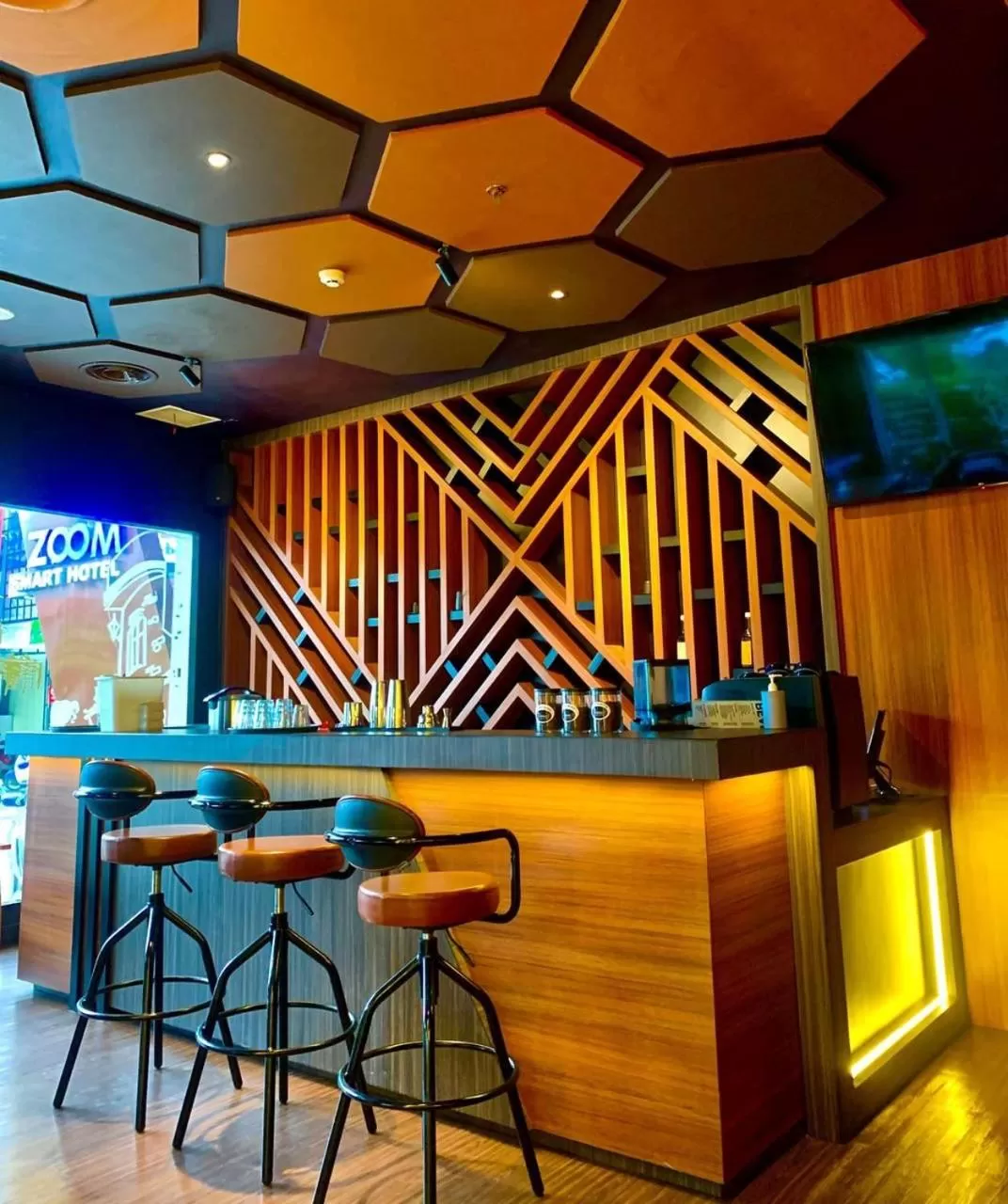 Restaurant/places to eat in Zoom Hotel Mulawarman