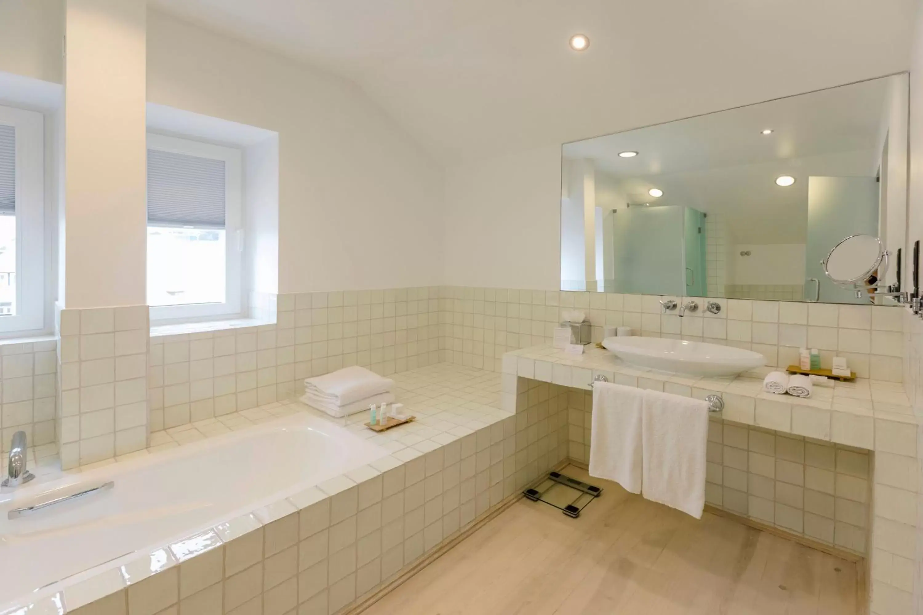 Bathroom in The Albatroz Hotel