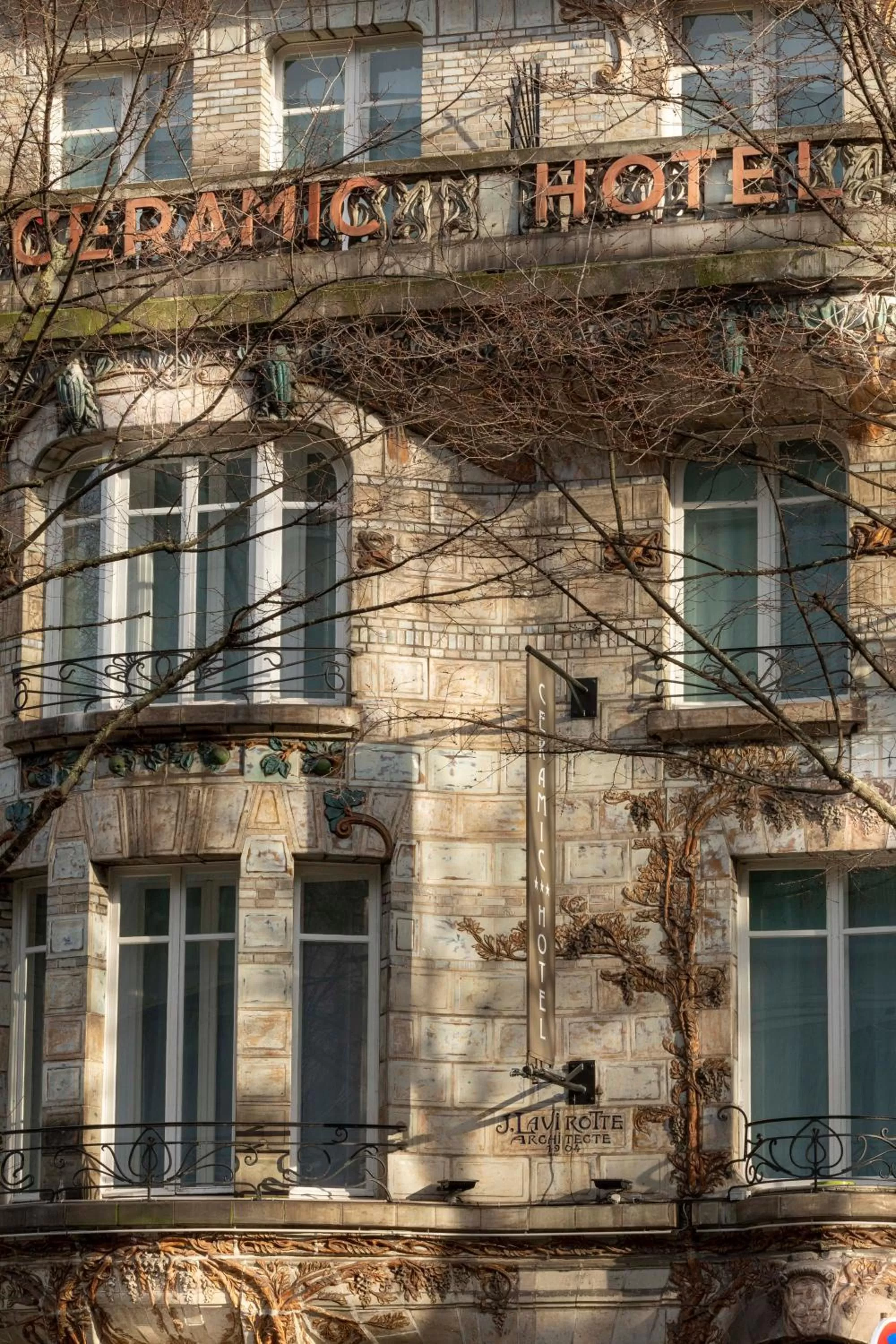 Property building in Elysées Ceramic