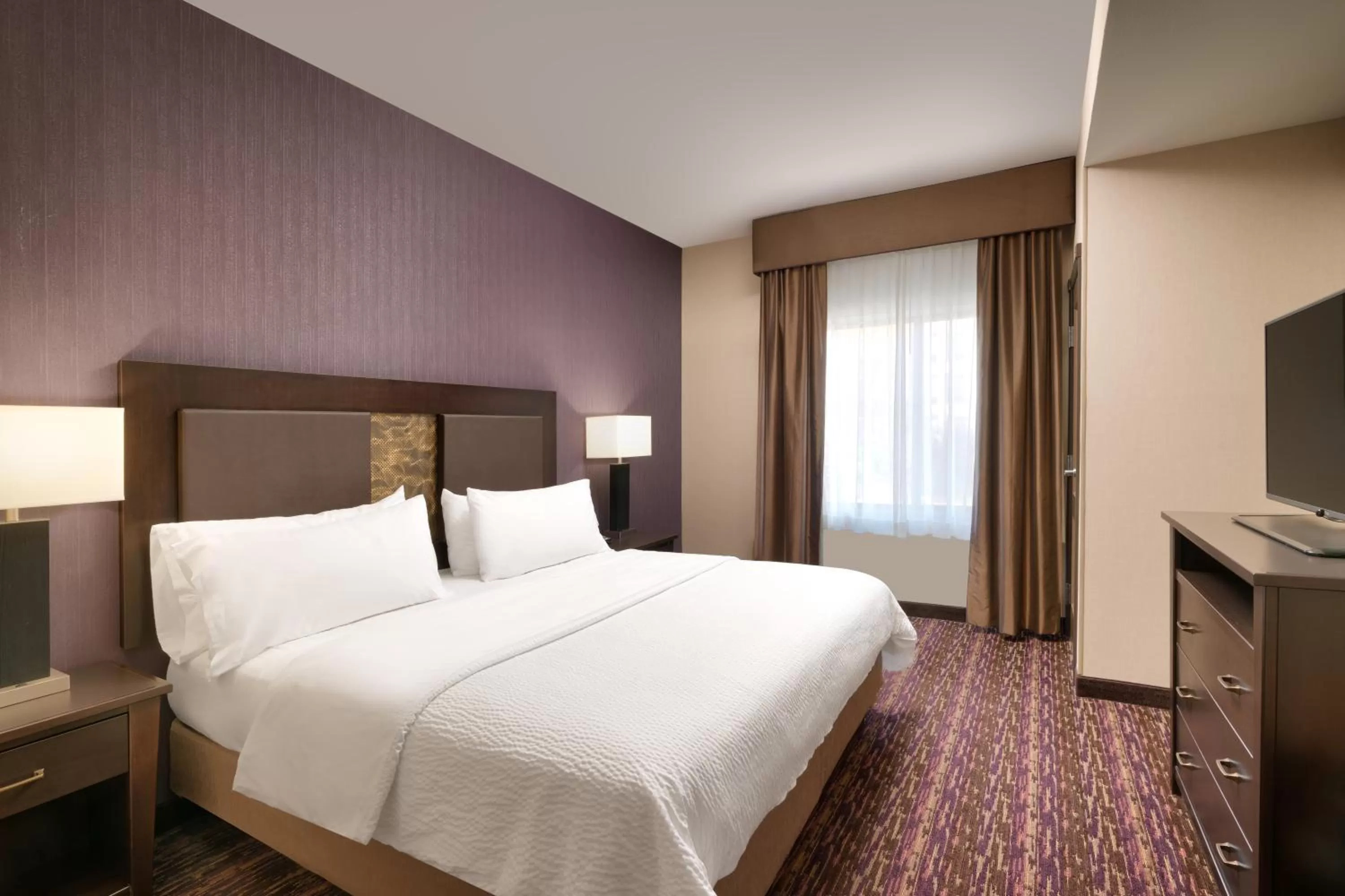 Bed in Holiday Inn Express Hotel & Suites Billings by IHG