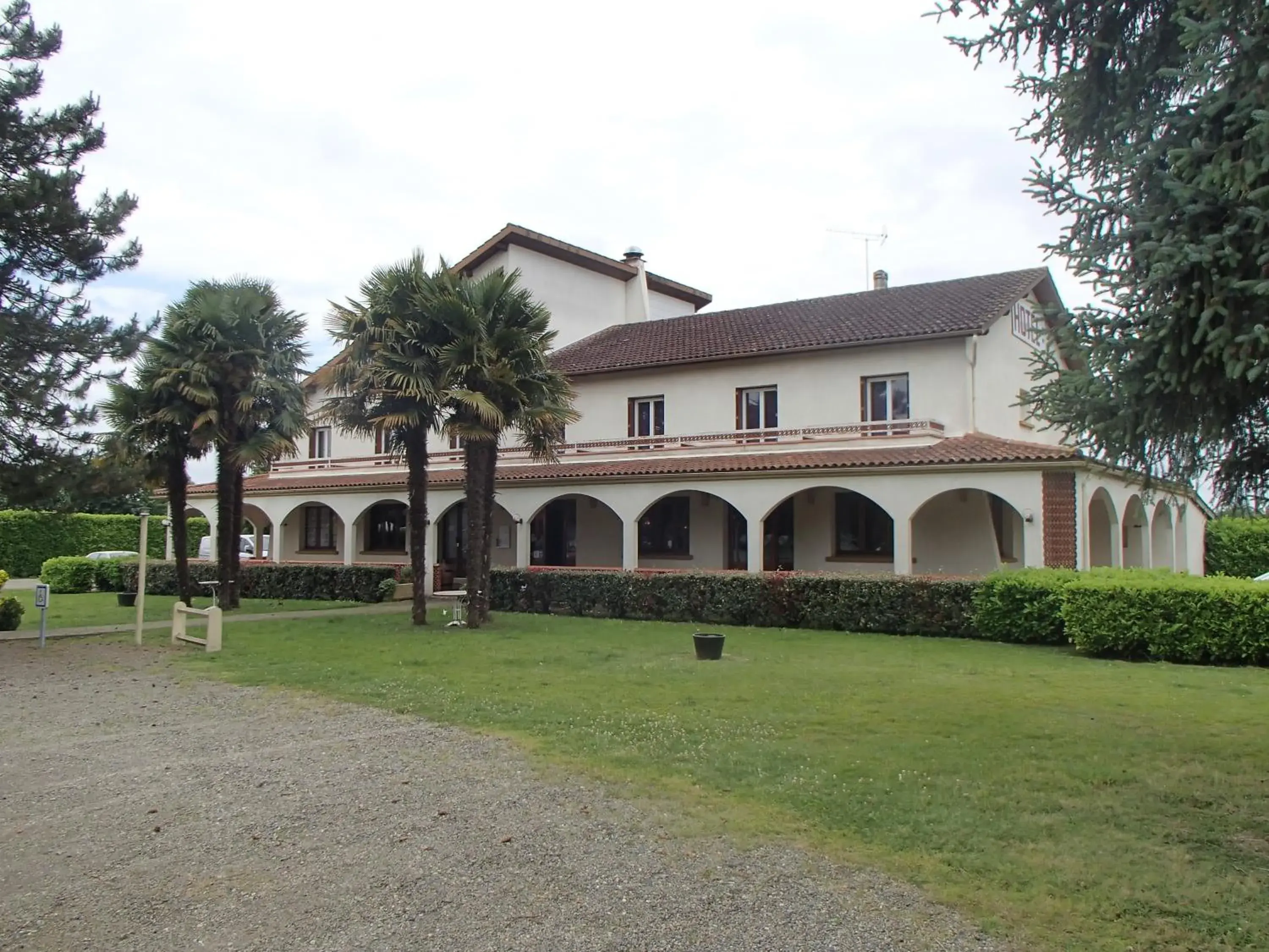 Property Building in Logis Hotel le Pont d'Arcole