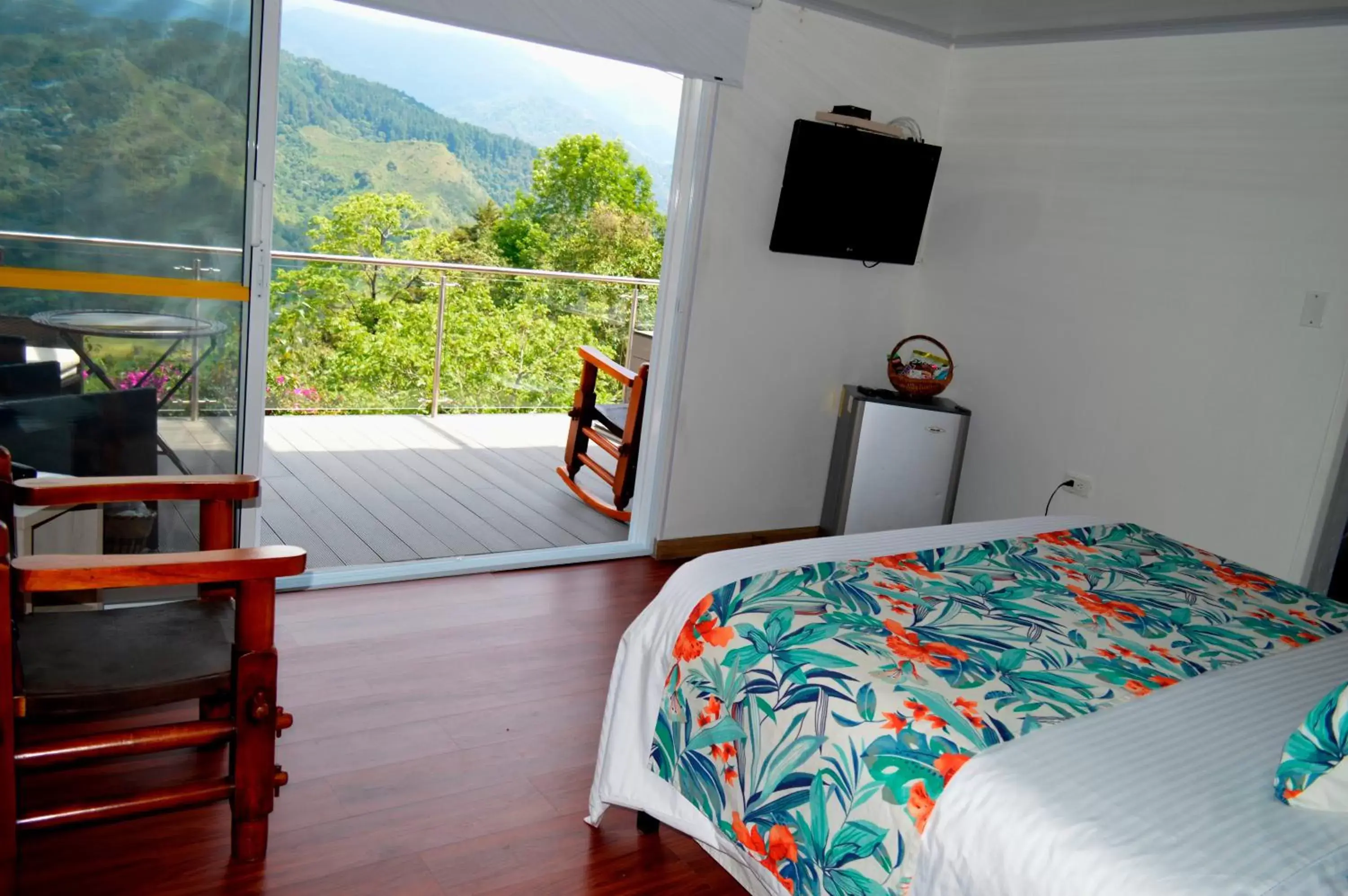 Photo of the whole room, Bed in Hotel El Mirador del Cocora