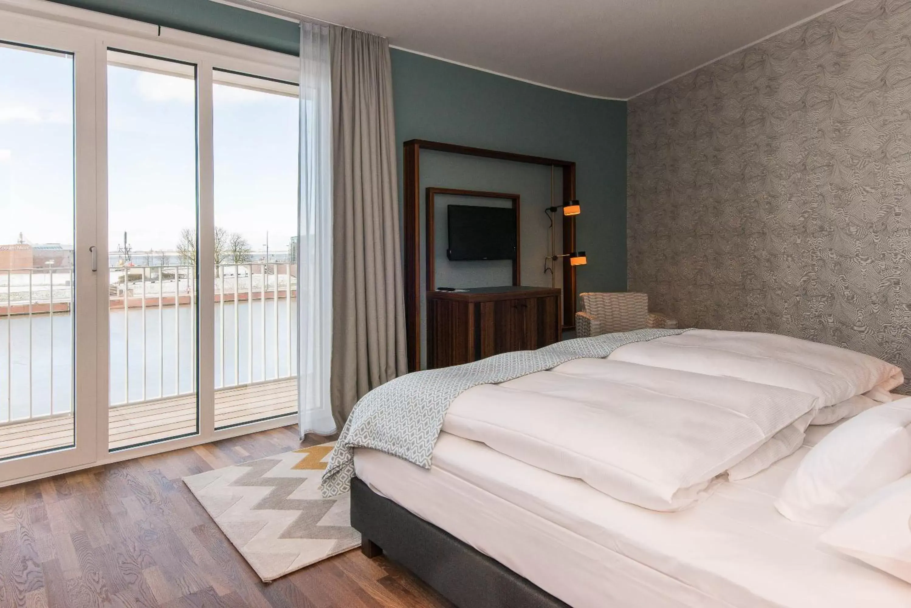 Photo of the whole room, Bed in THE LIBERTY Hotel Bremerhaven BW Signature Collection