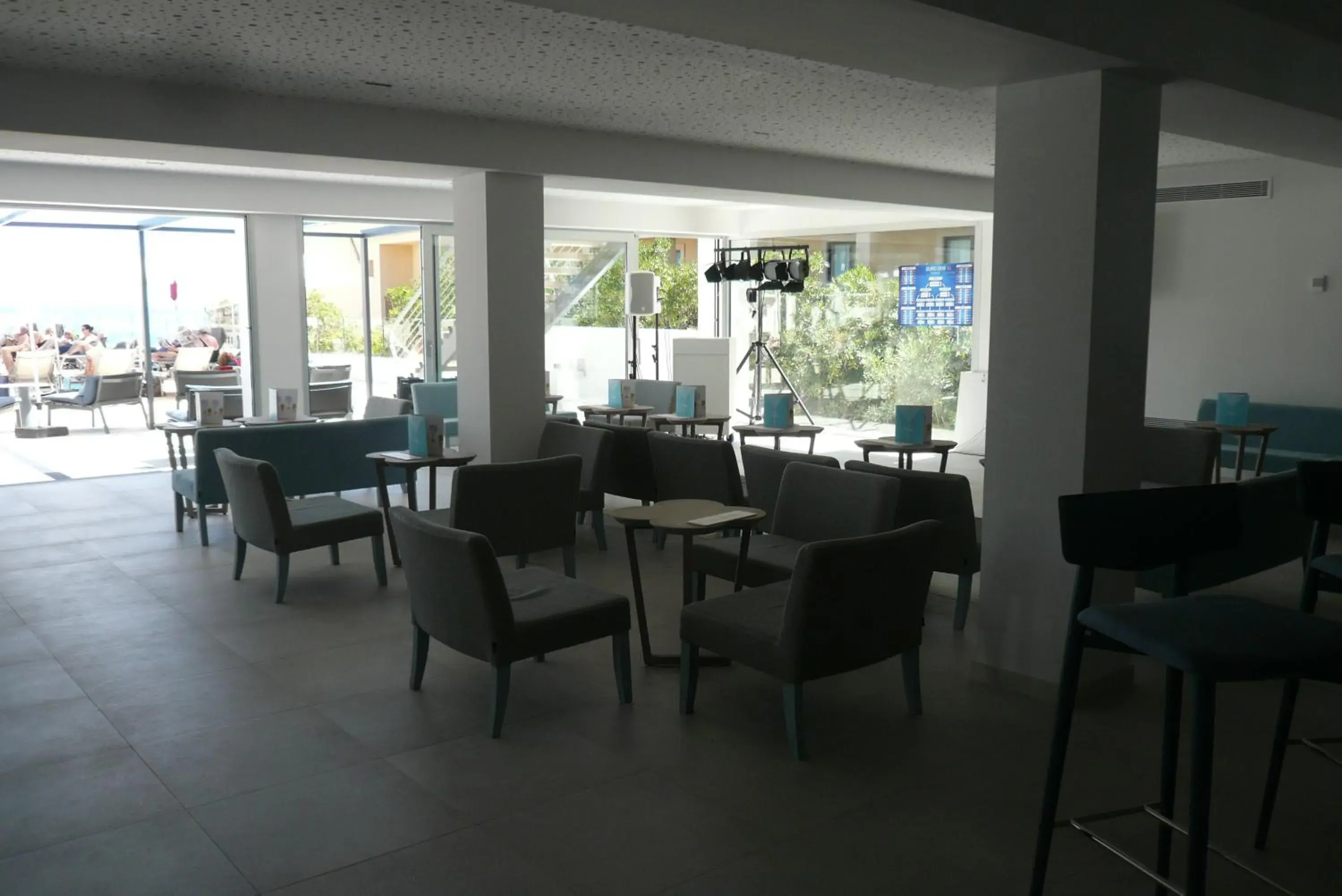 Lounge or bar in Mar Azul Pur Estil Hotel & Spa - Adults only Lounge or bar in Mar Azul Pur Estil Hotel & Spa - Adults only