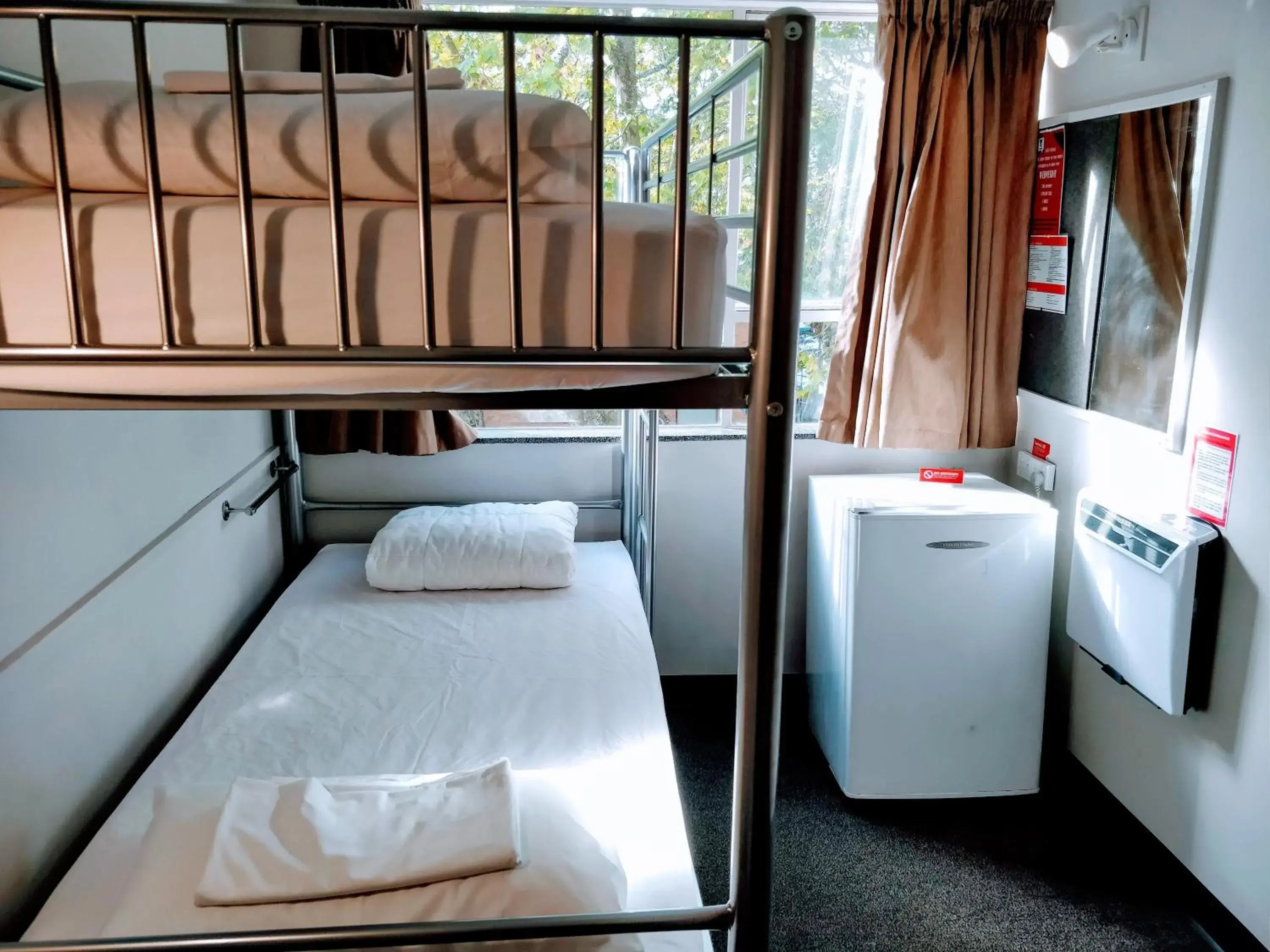 bunk bed, Bed in YMCA Hostel