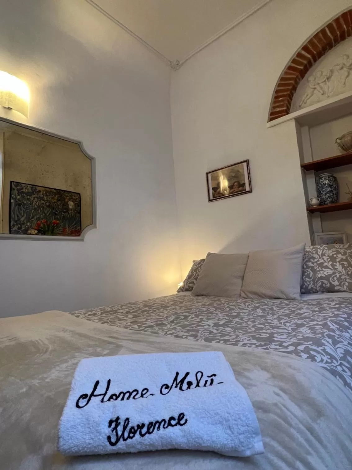 Photo of the whole room, Bed in Home Milù Florence