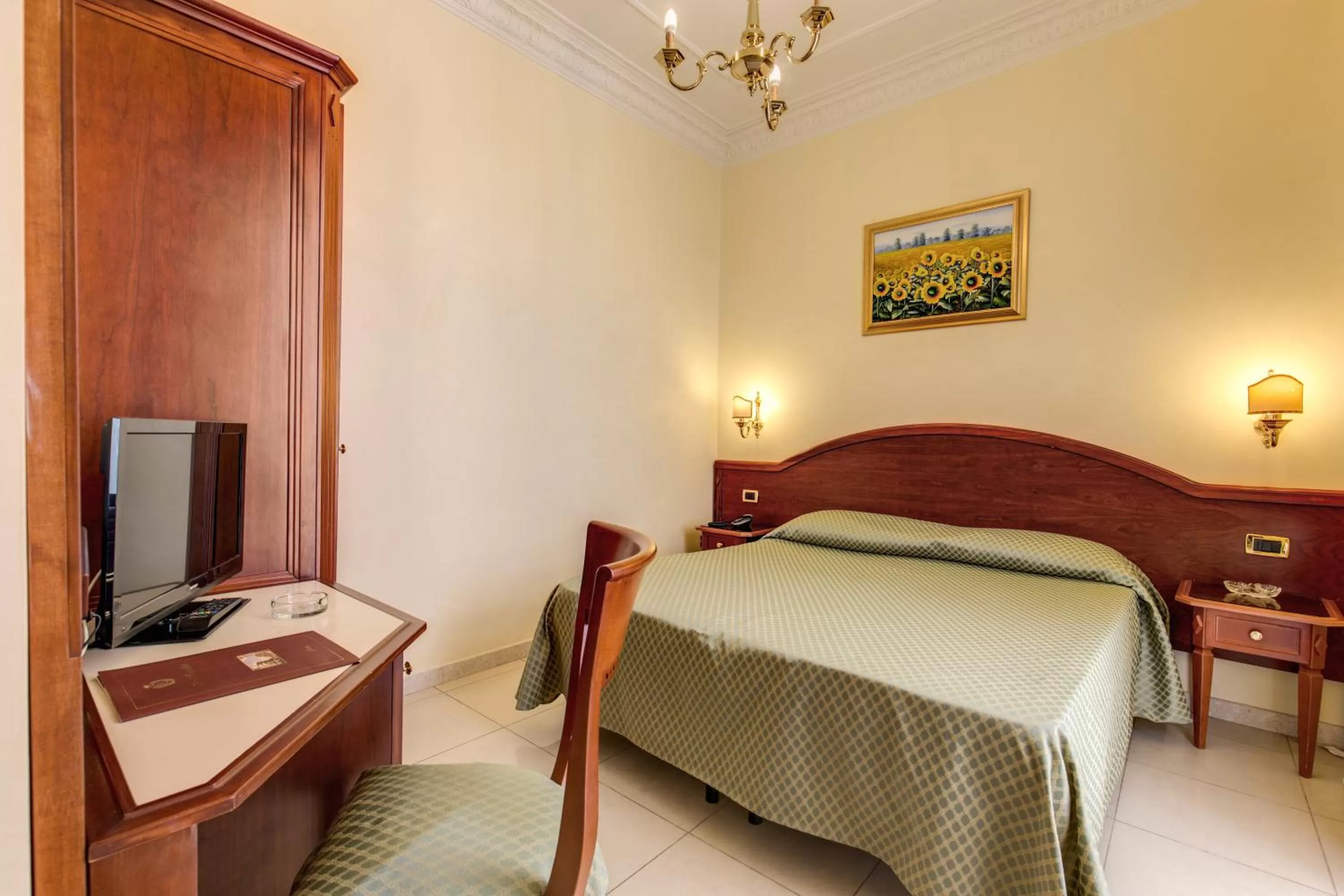 Photo of the whole room, Bed in Hotel Contilia