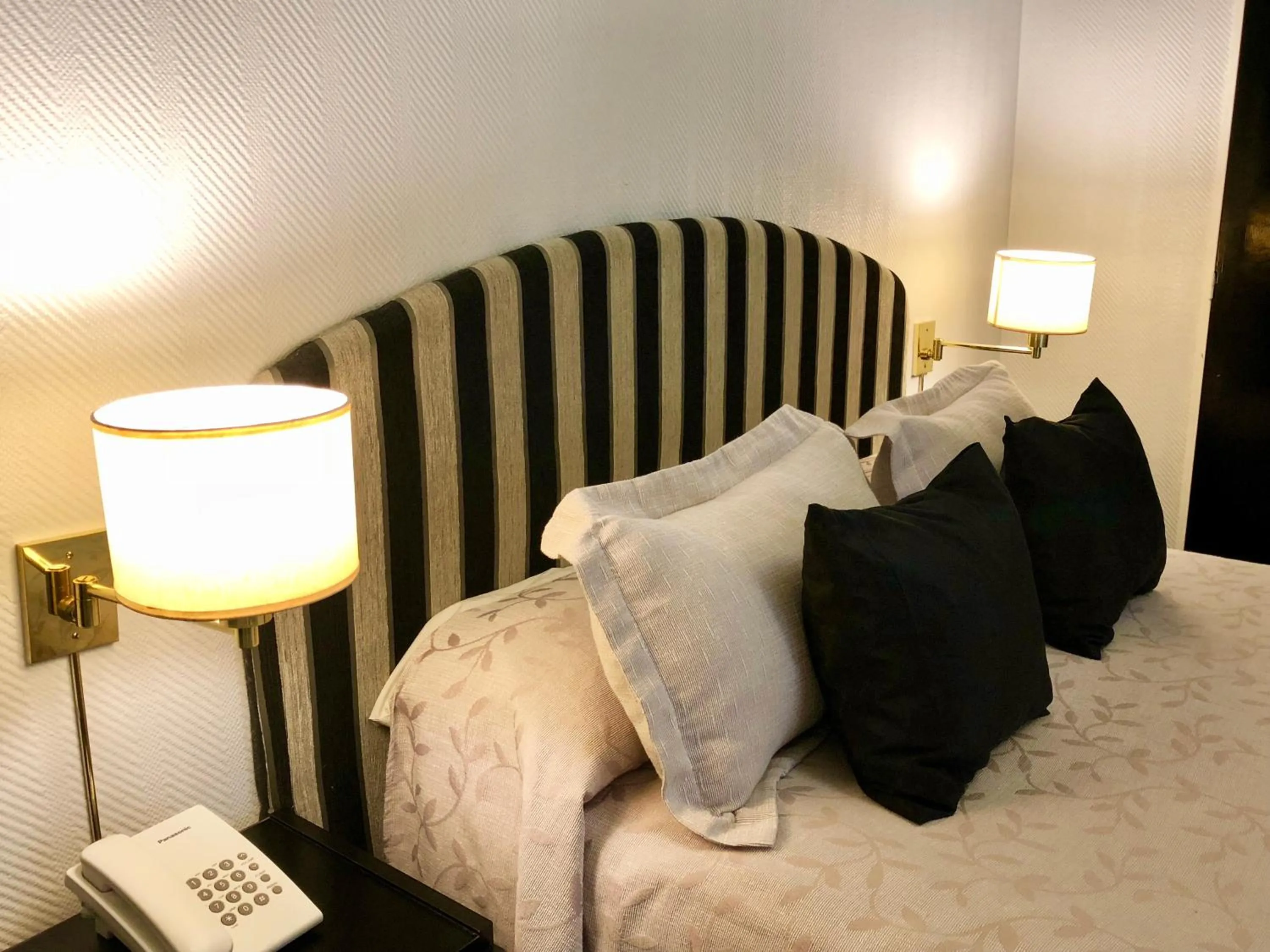 Twin/Double Room in Hotel La Perla