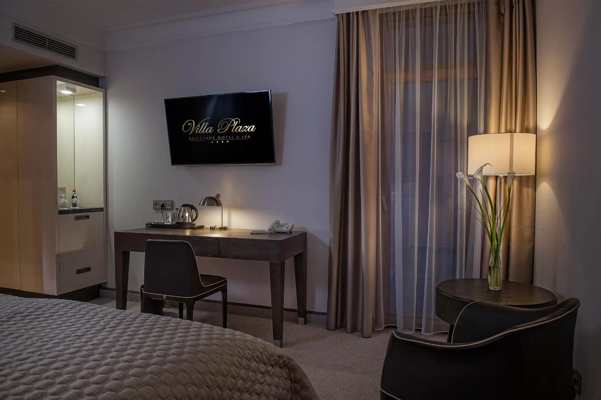 TV and multimedia, Bed in Villa Plaza Boutique Hotel & Spa