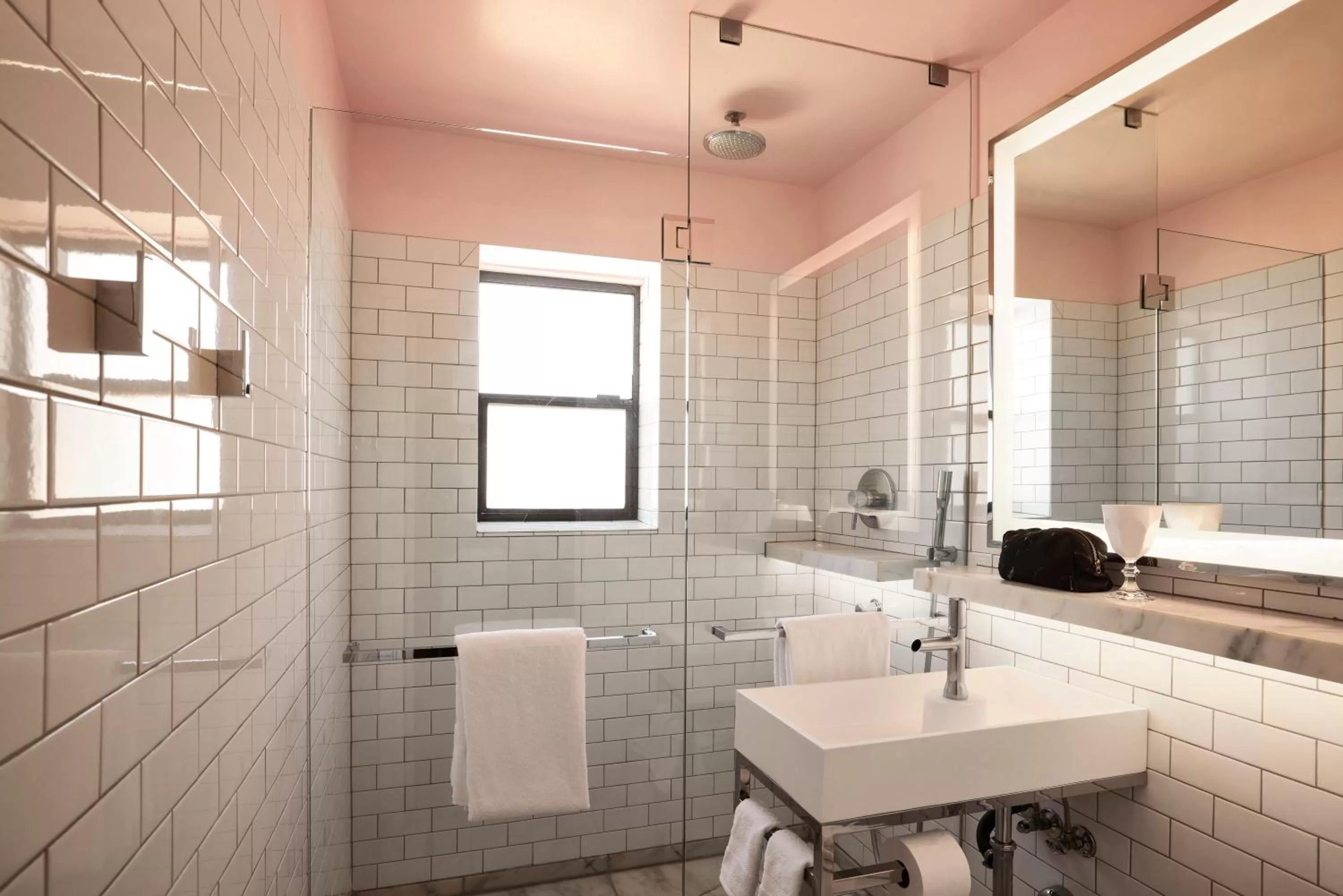 Bathroom in Mama Shelter Los Angeles