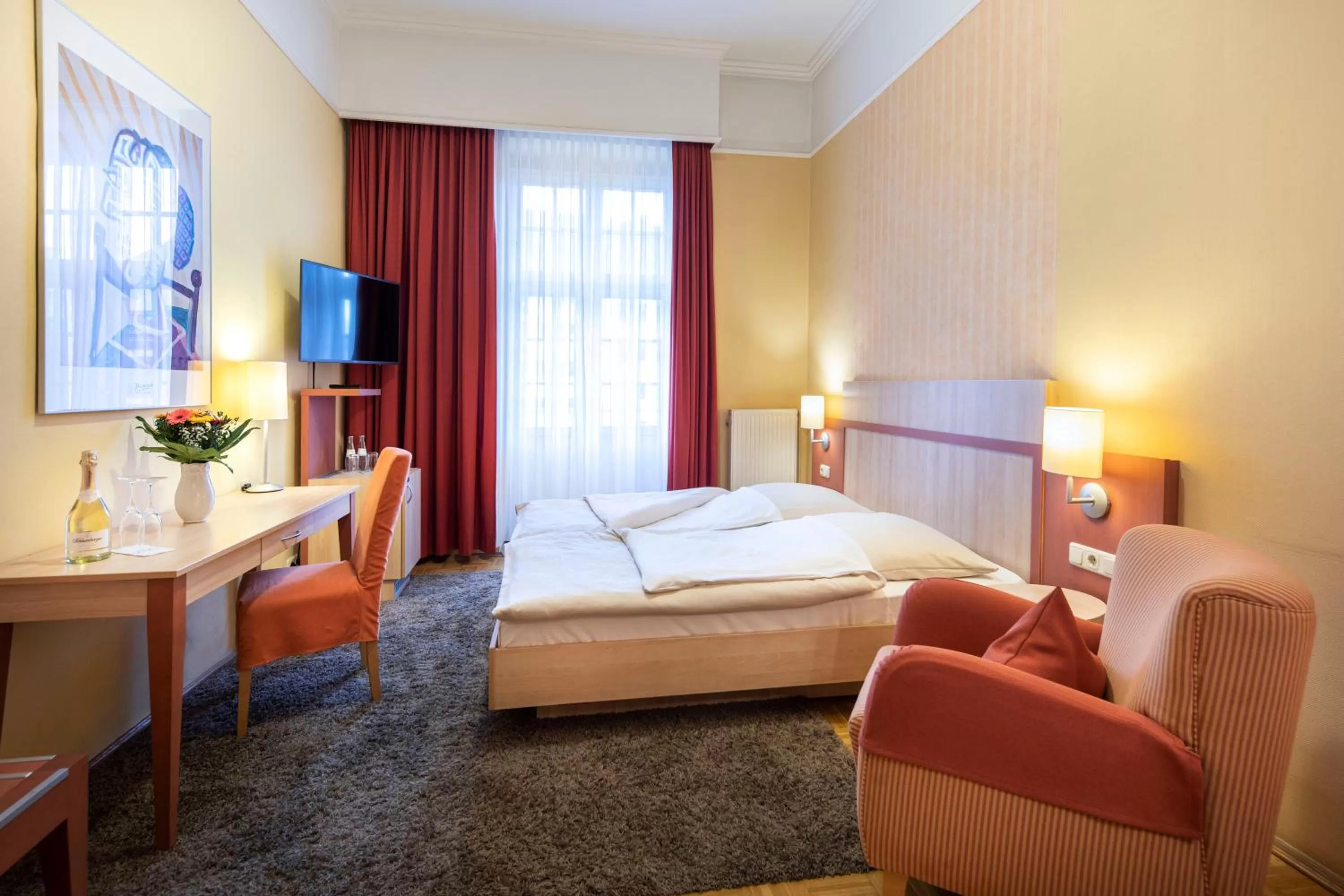 Photo of the whole room, Bed in ACHAT Sternhotel Bonn