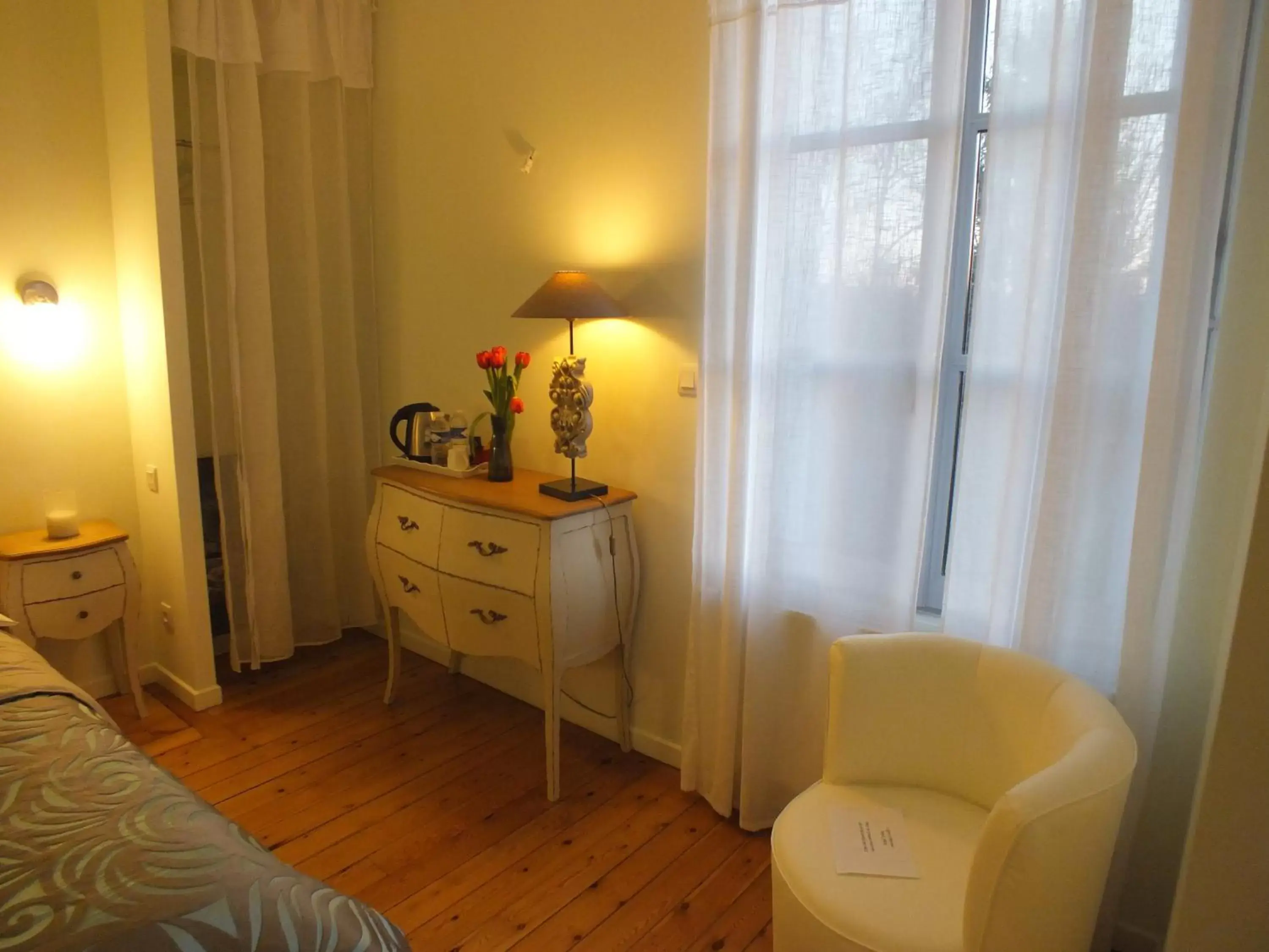 Bedroom, Seating Area in A la Fleur de Lys