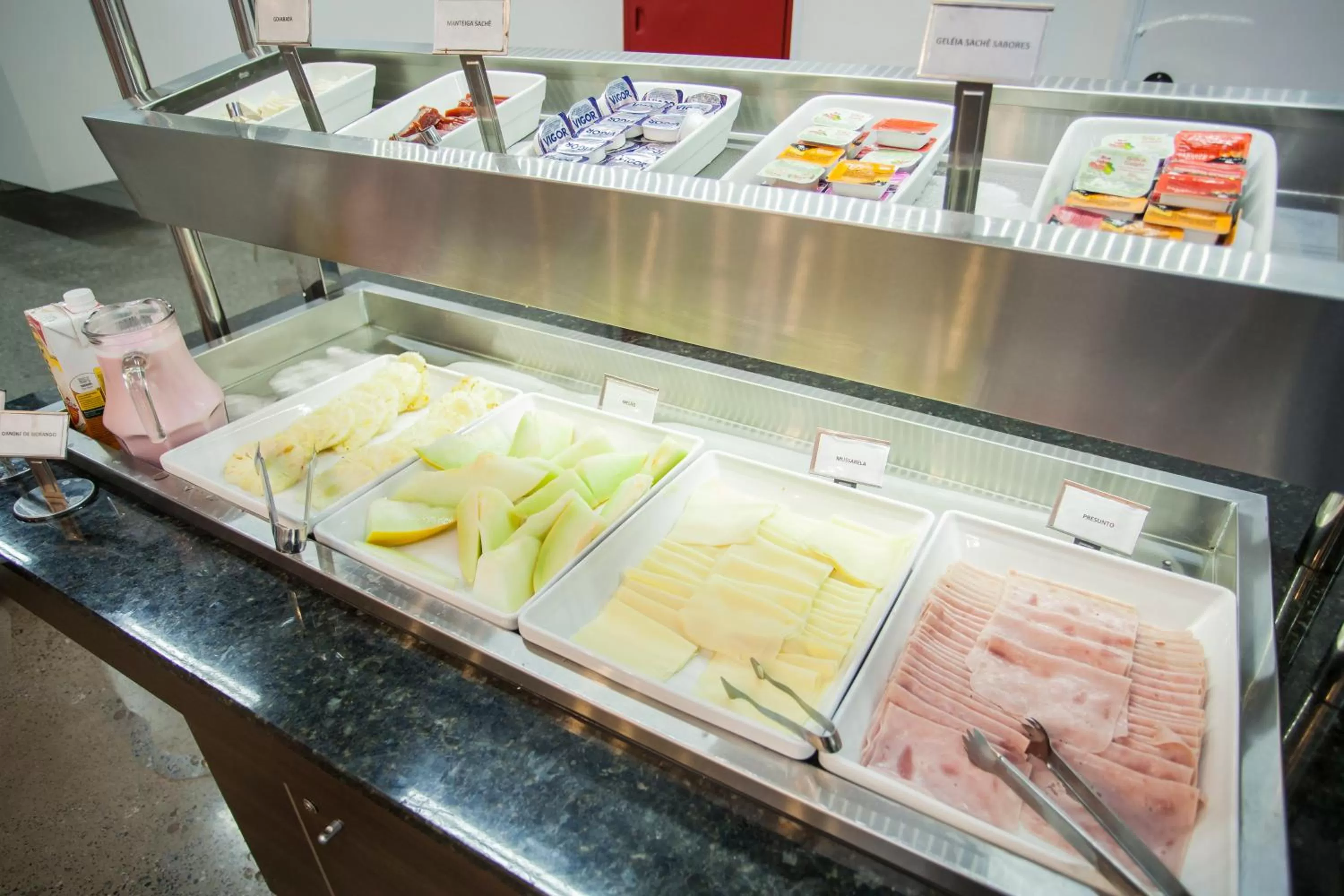 Buffet breakfast in Travel Inn Express Hotels Brás