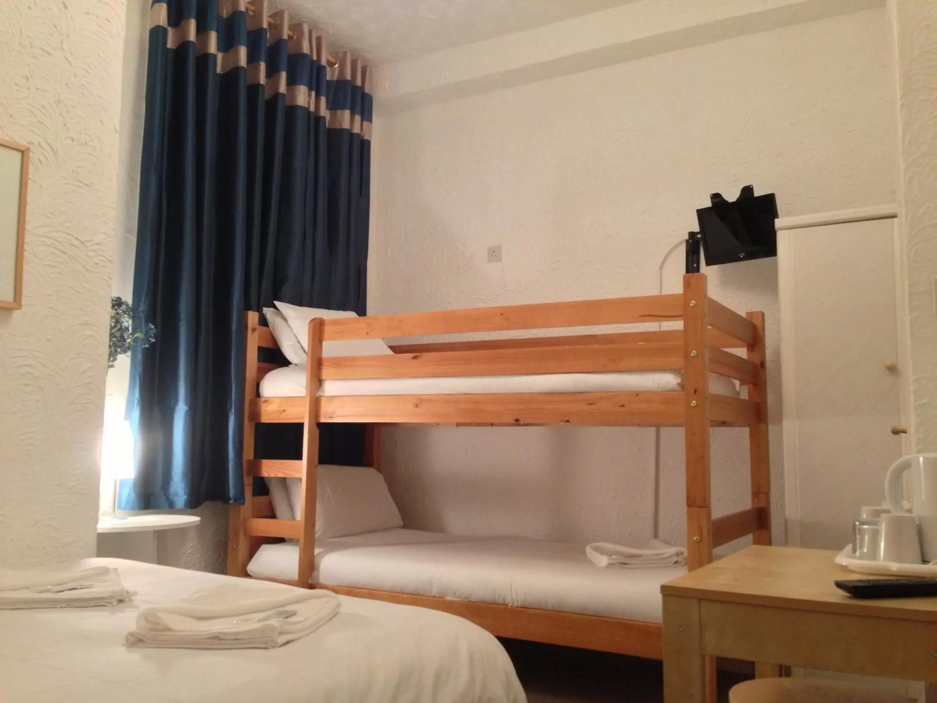 bunk bed, Bed in Wilsons Hotel - Blackpool Tower View bunk bed, Bed in Wilsons Hotel - Blackpool Tower View