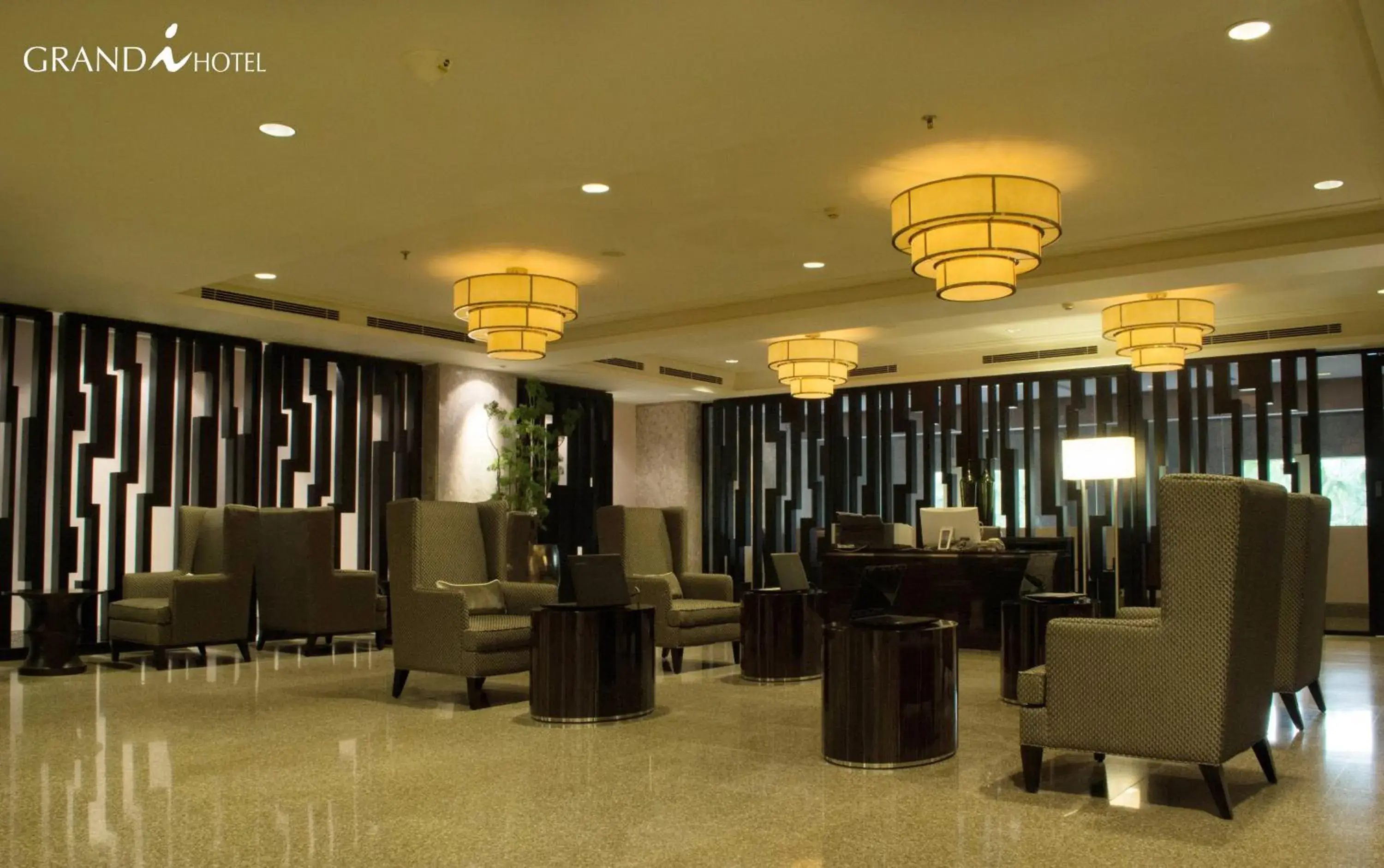 Business facilities in I Hotel