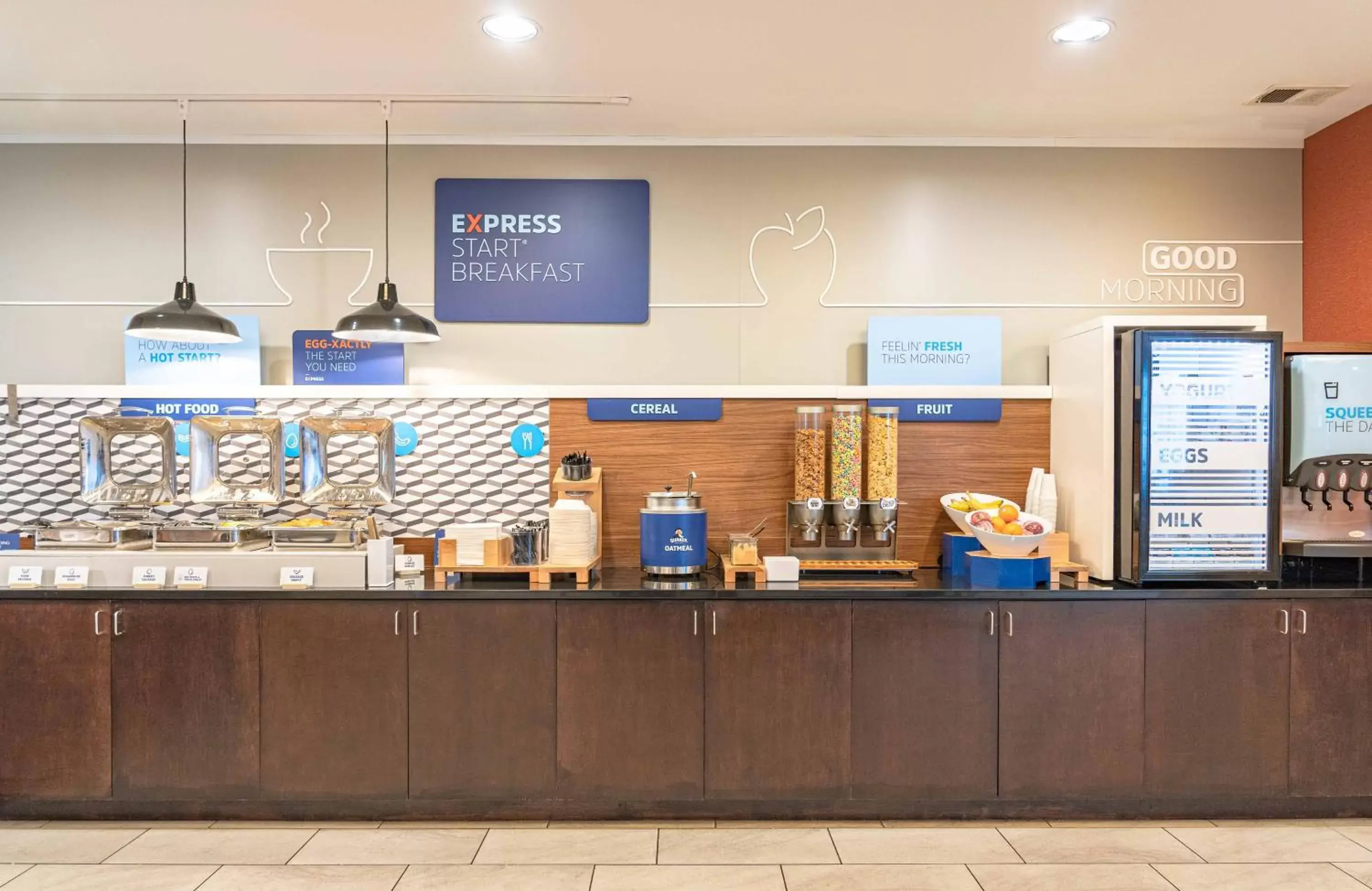 Breakfast in Holiday Inn Express & Suites Columbus - Easton Area by IHG Breakfast in Holiday Inn Express & Suites Columbus - Easton Area by IHG