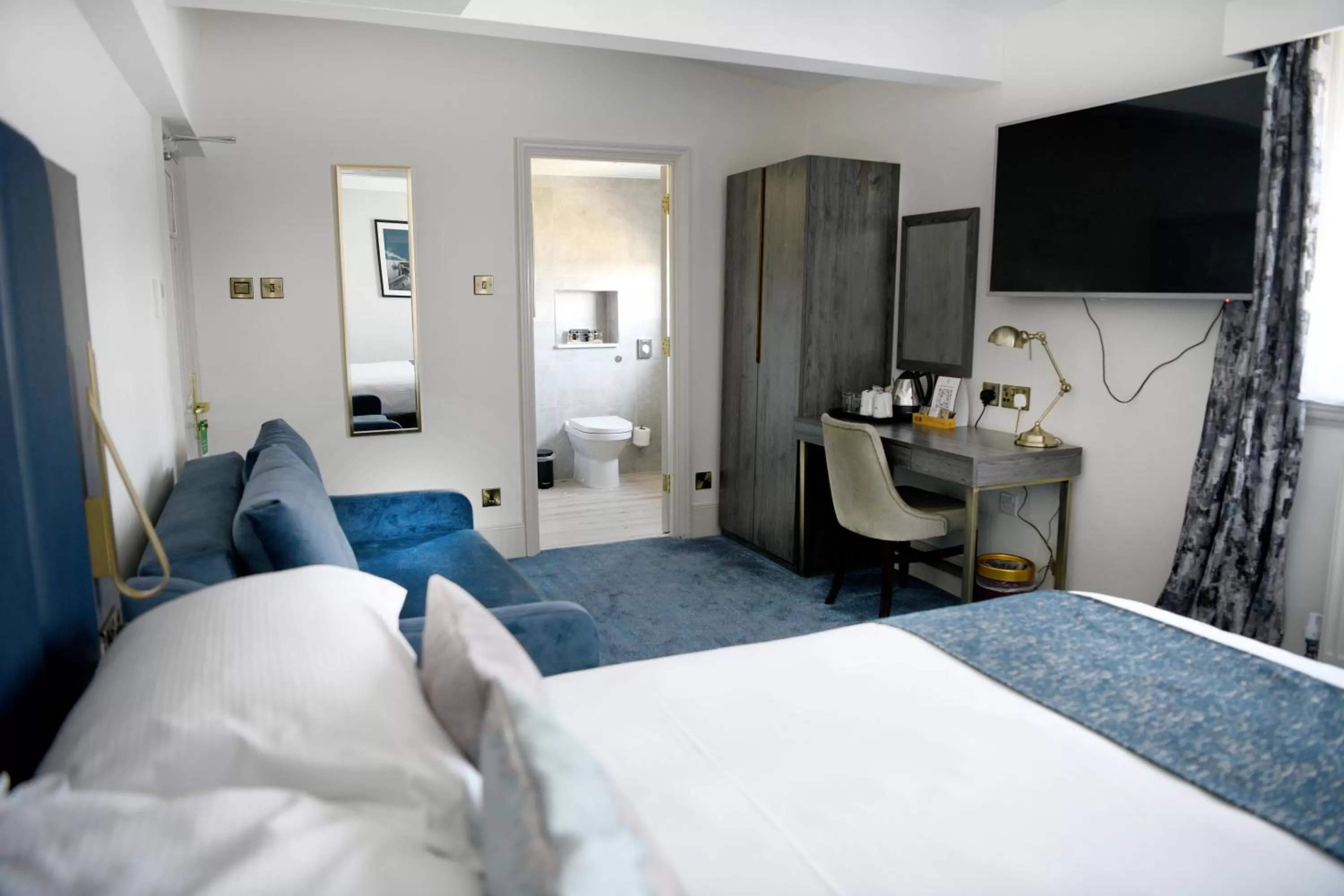 Bedroom, Bed in Best Western Premier Dover Marina Hotel & Spa