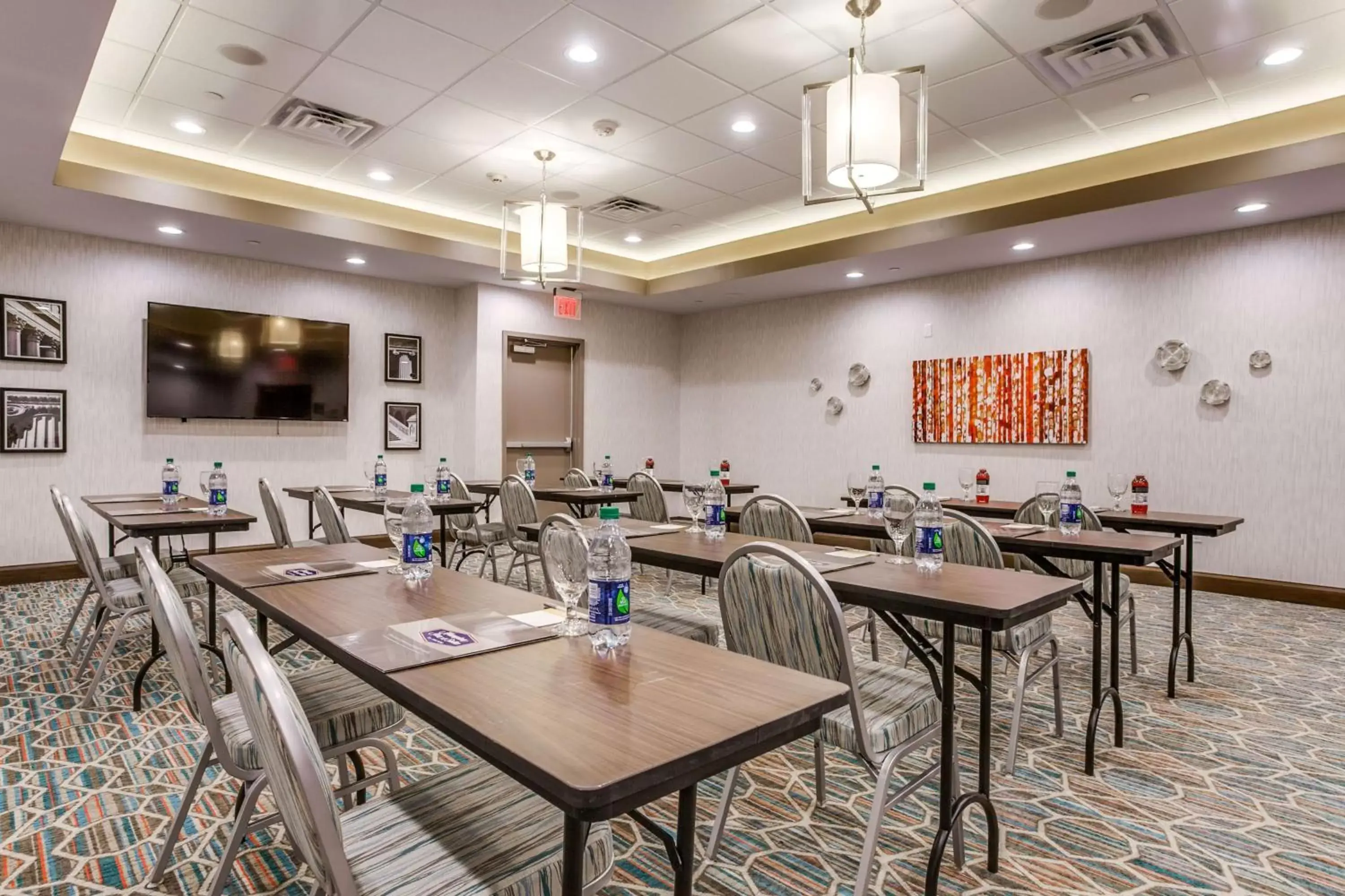 Meeting/conference room, Restaurant/Places to Eat in Hampton Inn & Suites Dallas-Central Expy/North Park Area