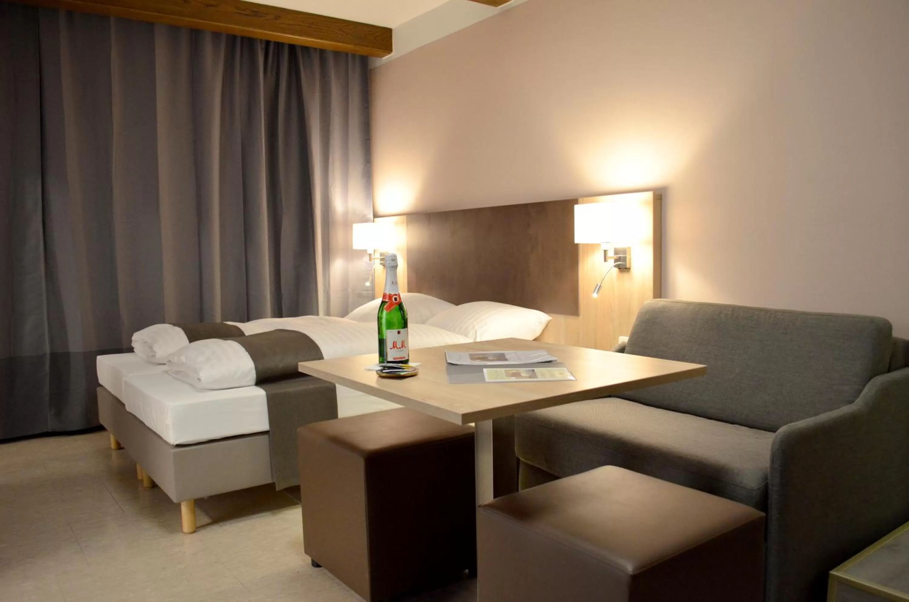 Photo of the whole room in Hana Aparthotel