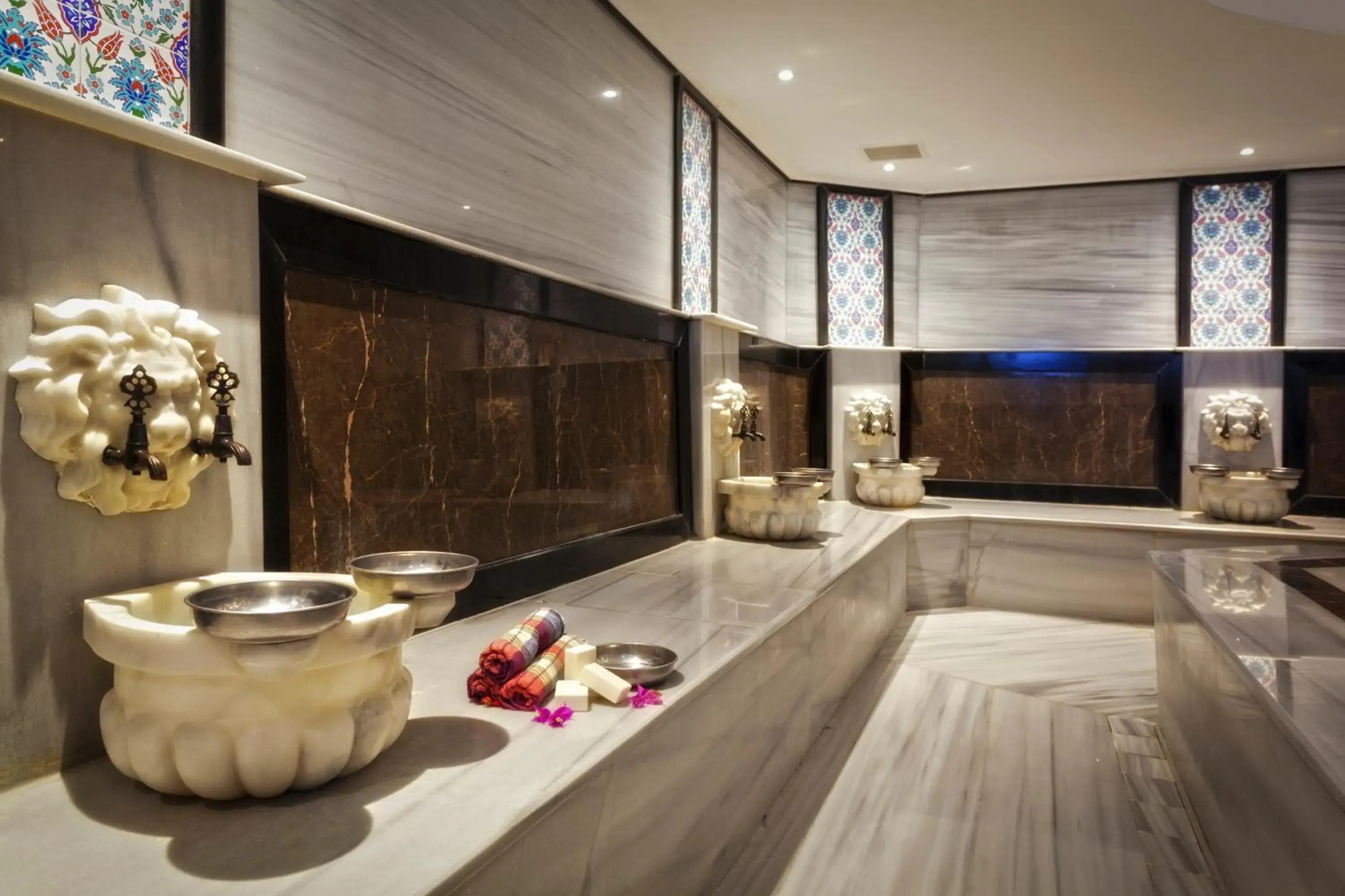 Steam room, Bathroom in Hotel Diamond Hill Resort