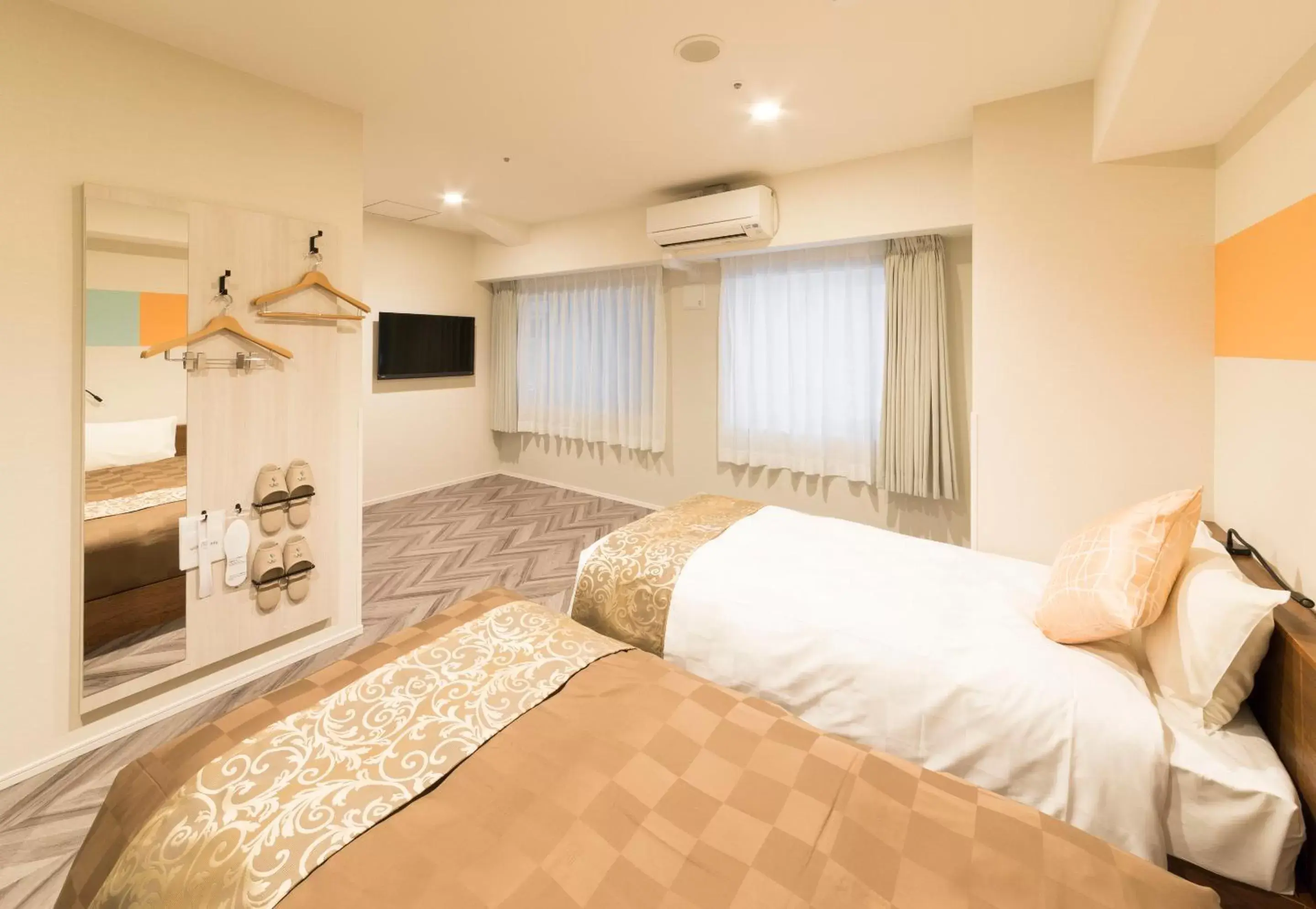 Photo of the whole room, Bed in SARASA HOTEL Shin-Osaka Photo of the whole room, Bed in SARASA HOTEL Shin-Osaka