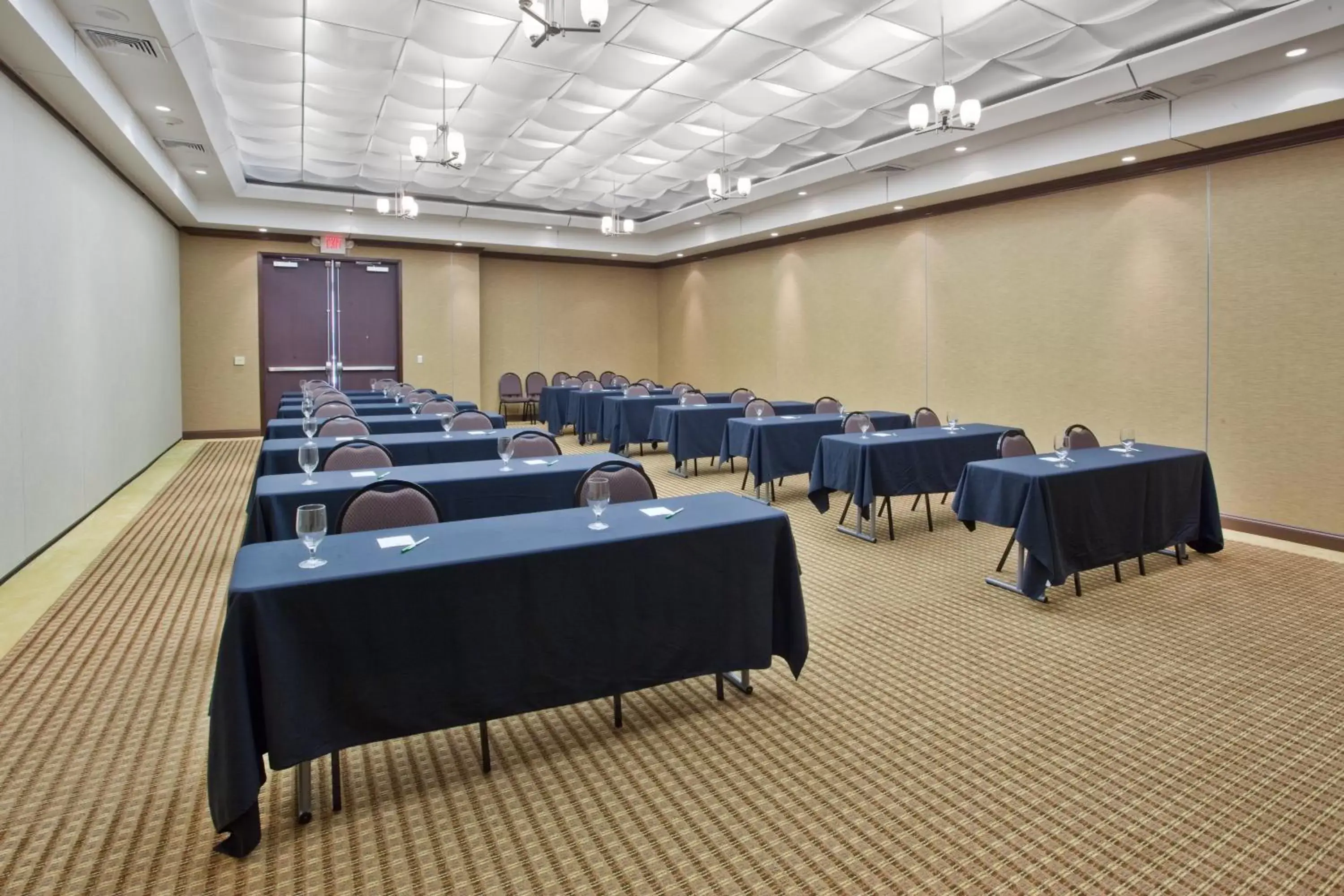 Meeting/conference room in Holiday Inn Macon North, an IHG Hotel
