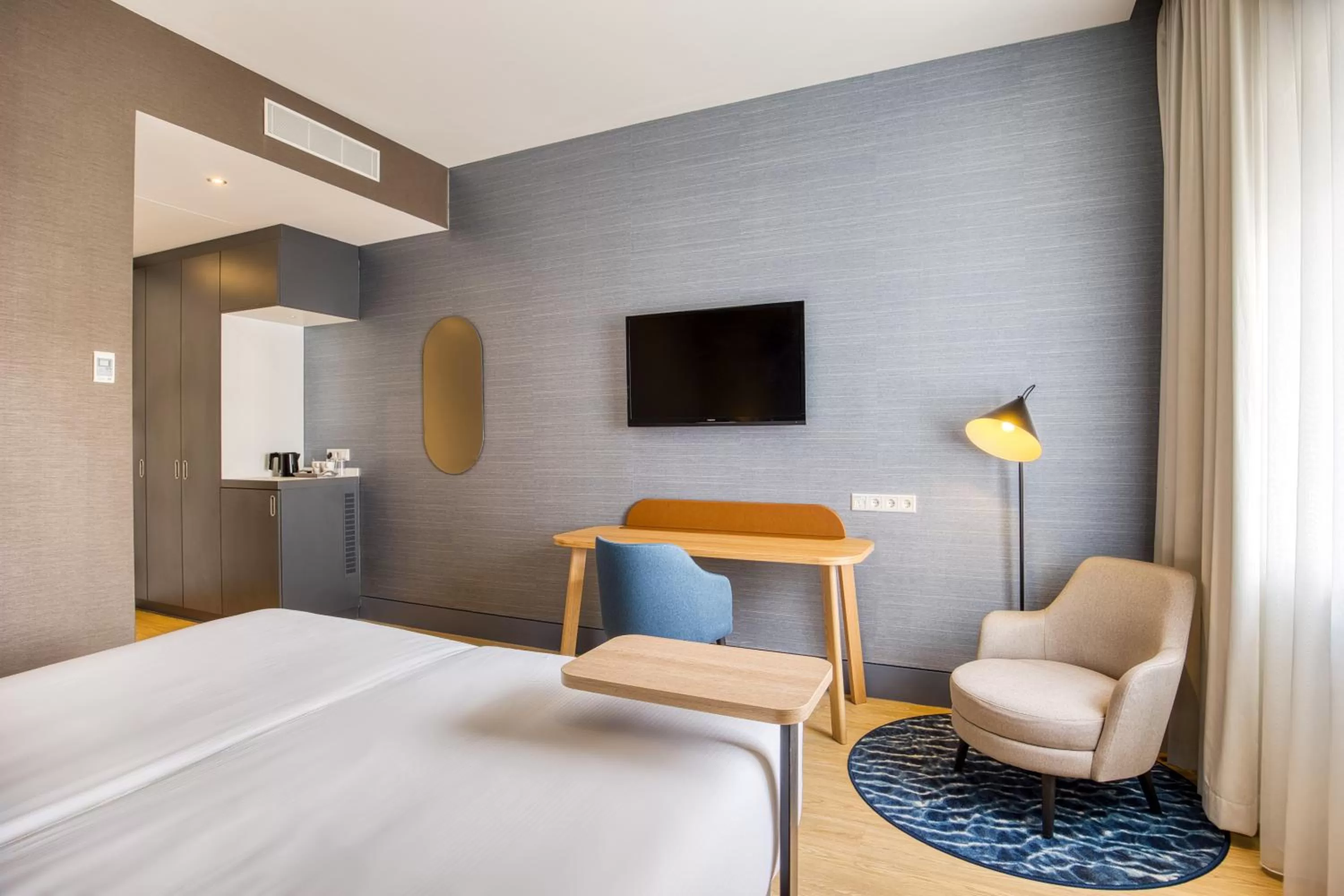 TV and multimedia, Bed in Mercure Hotel Amersfoort Centre