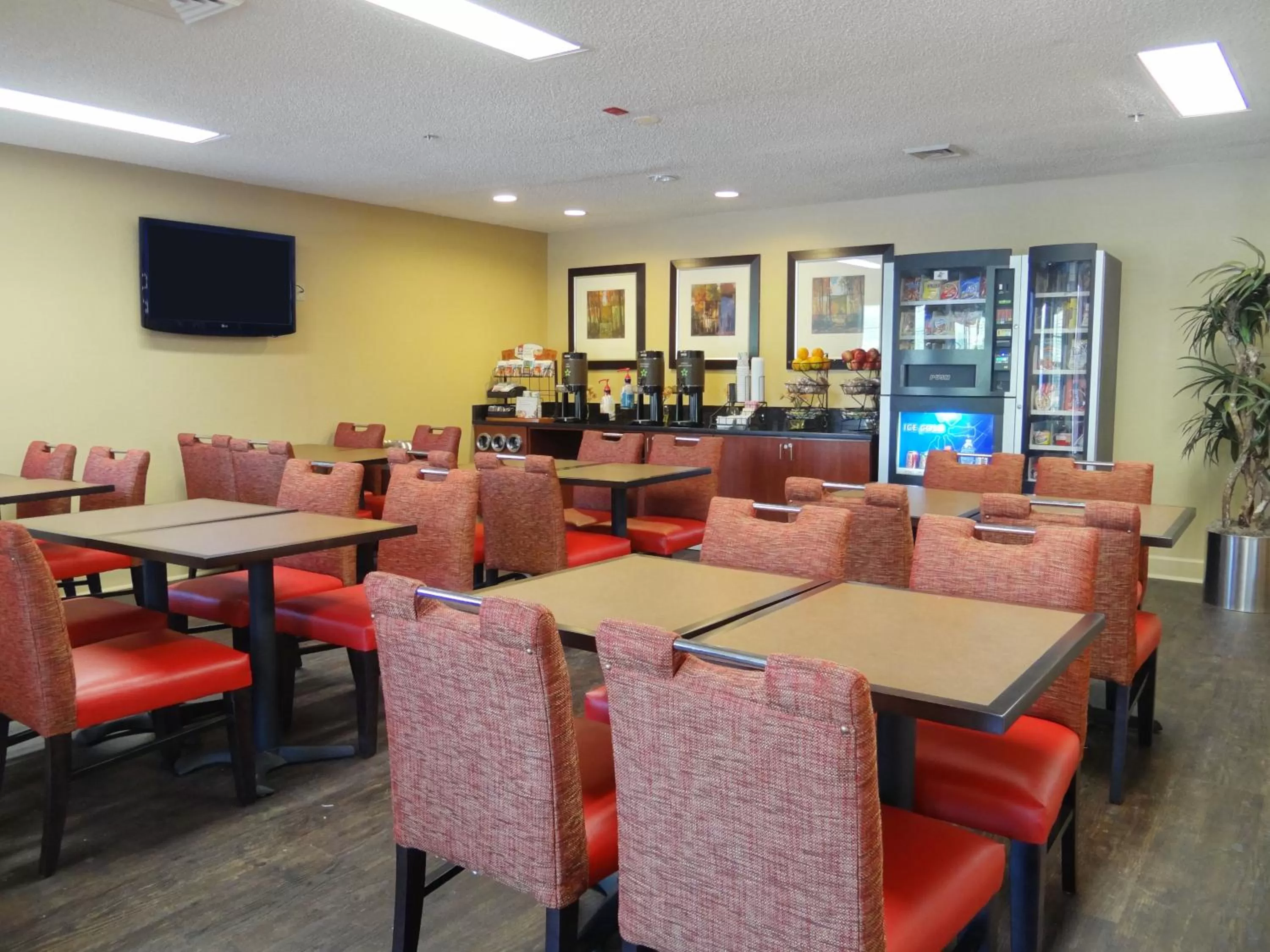 Lounge or bar in Extended Stay America Suites - Memphis - Wolfchase Galleria