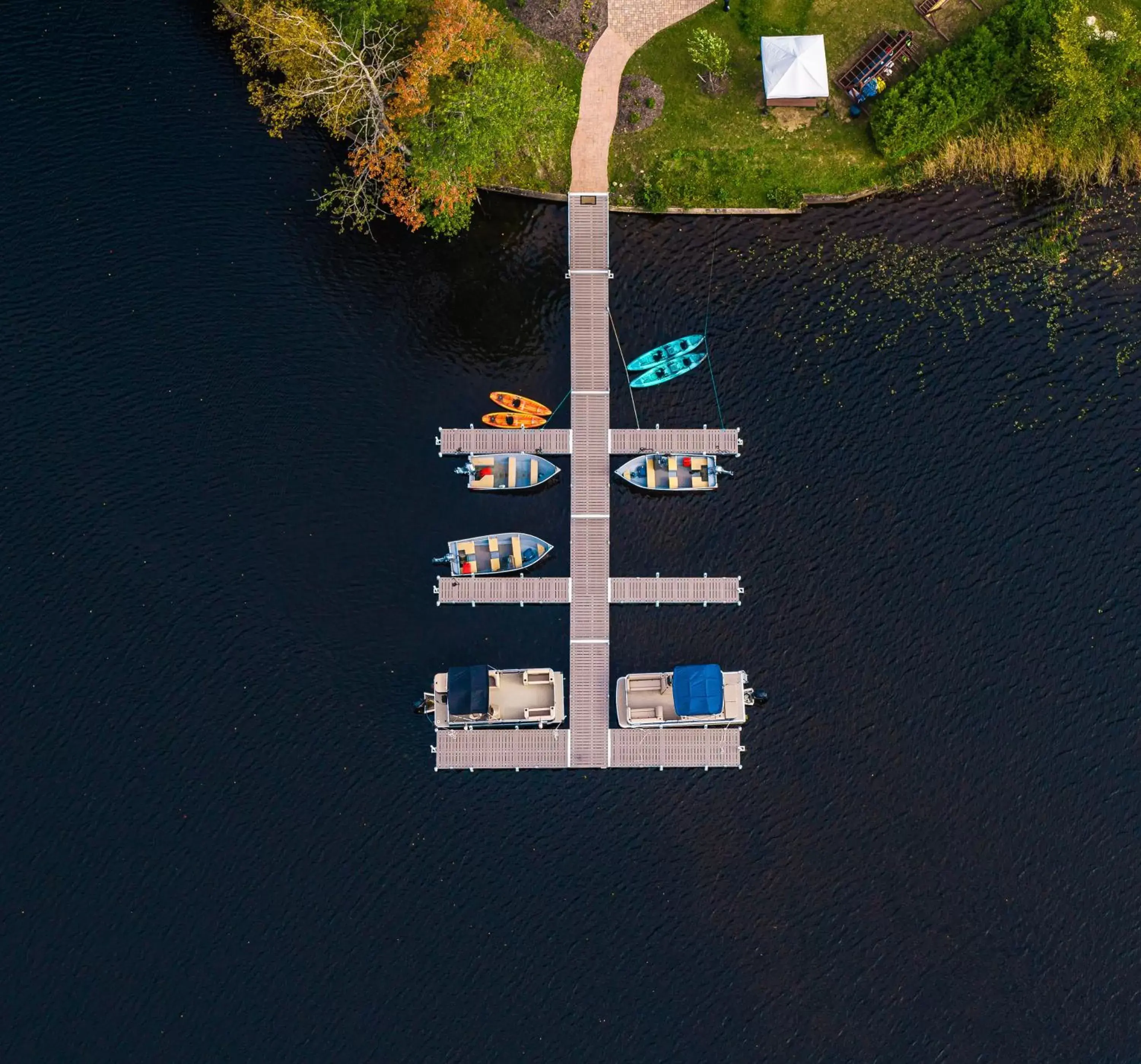 Public Bath, Bird's-eye View in Saranac Waterfront Lodge