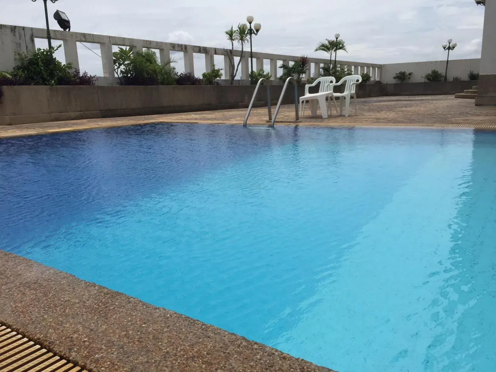 Swimming Pool in Laithong Hotel