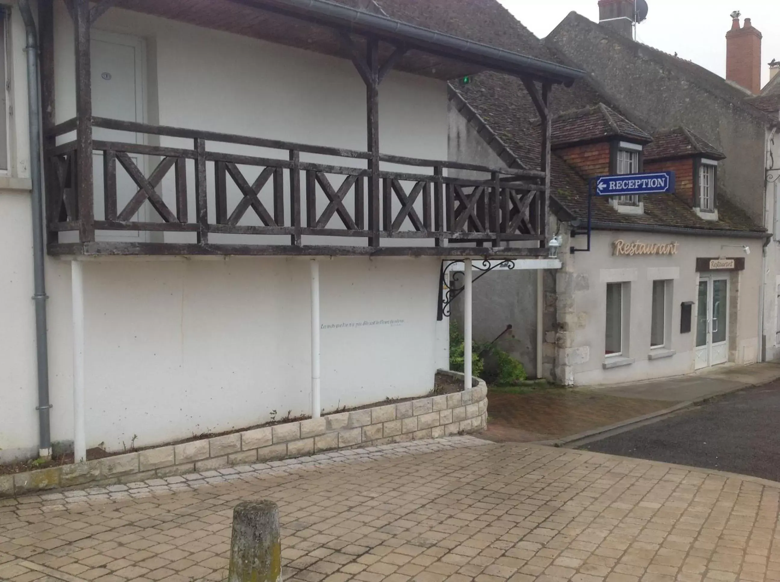 Facade/entrance, Property Building in Hotel Le Bon Laboureur