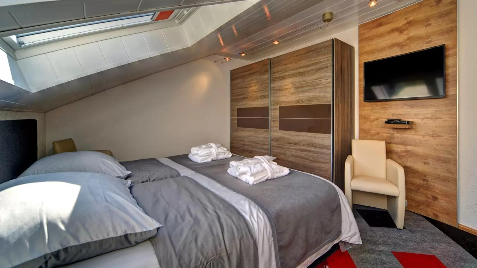 Photo of the whole room, Bed in Suit' & Frühstück Zum Latschen - Adults Only