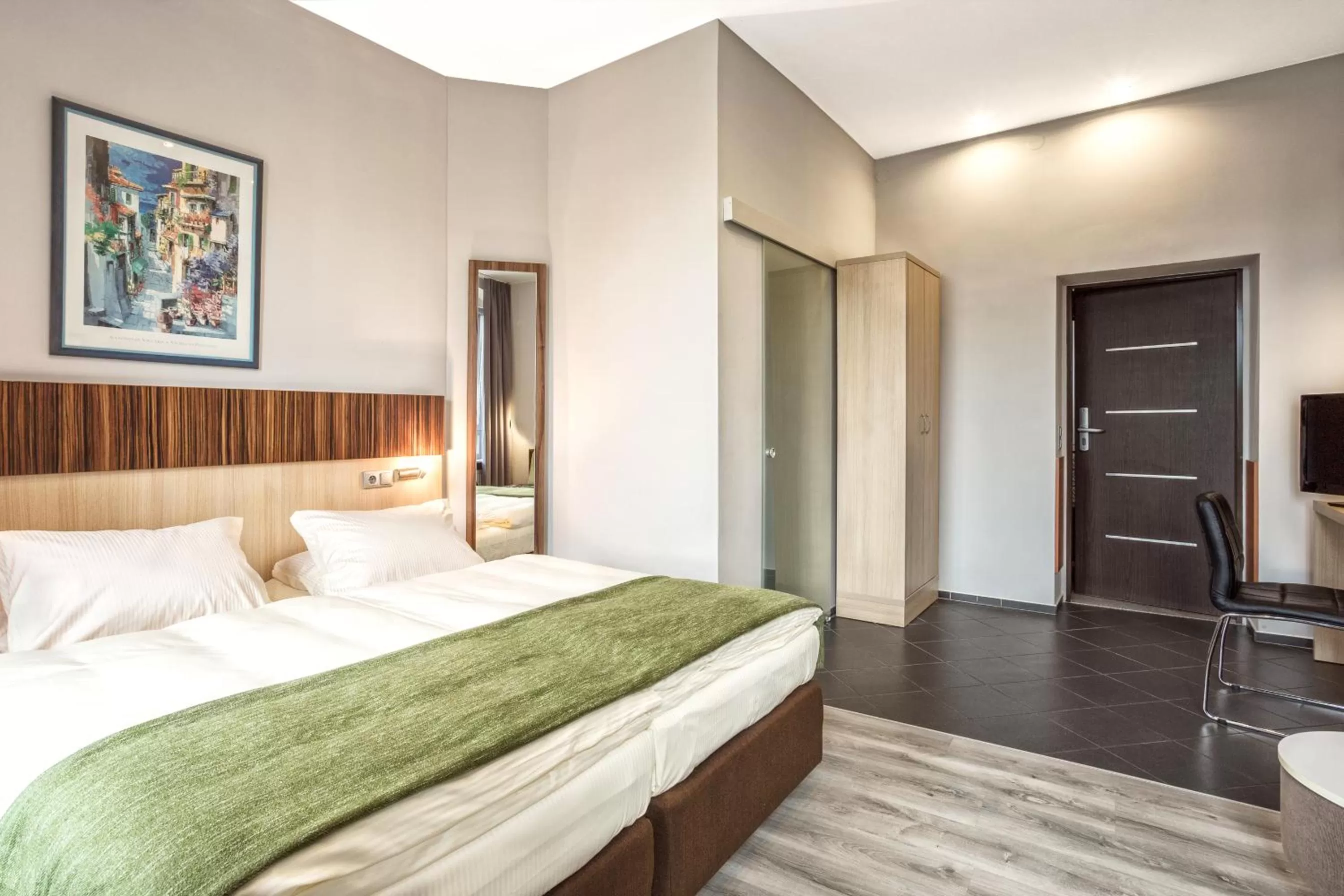 Photo of the whole room, Bed in Grand Boutique Hotel - dawny Hotel Kaliski Ratuszowy