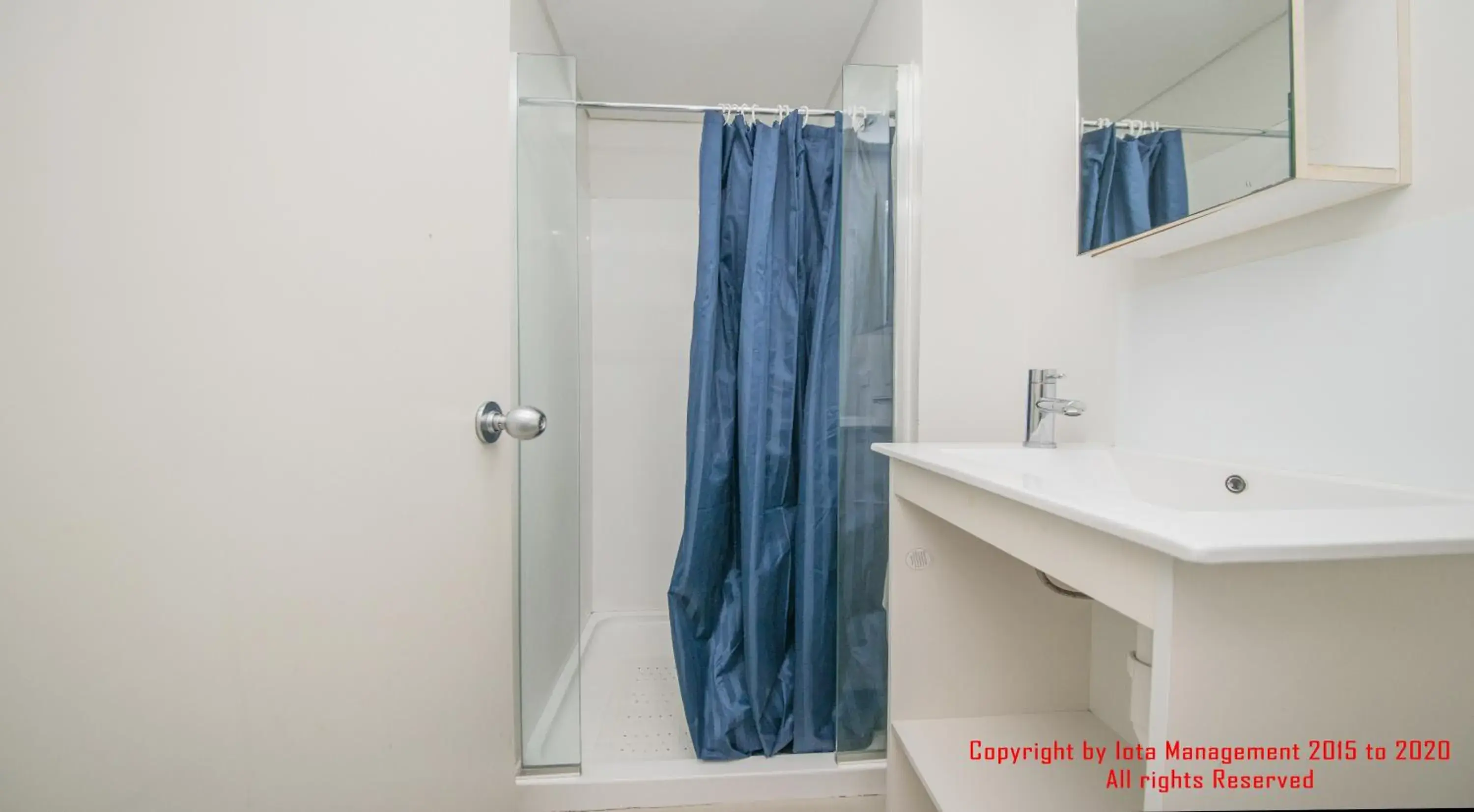 Shower, Bathroom in Columbia Apartments