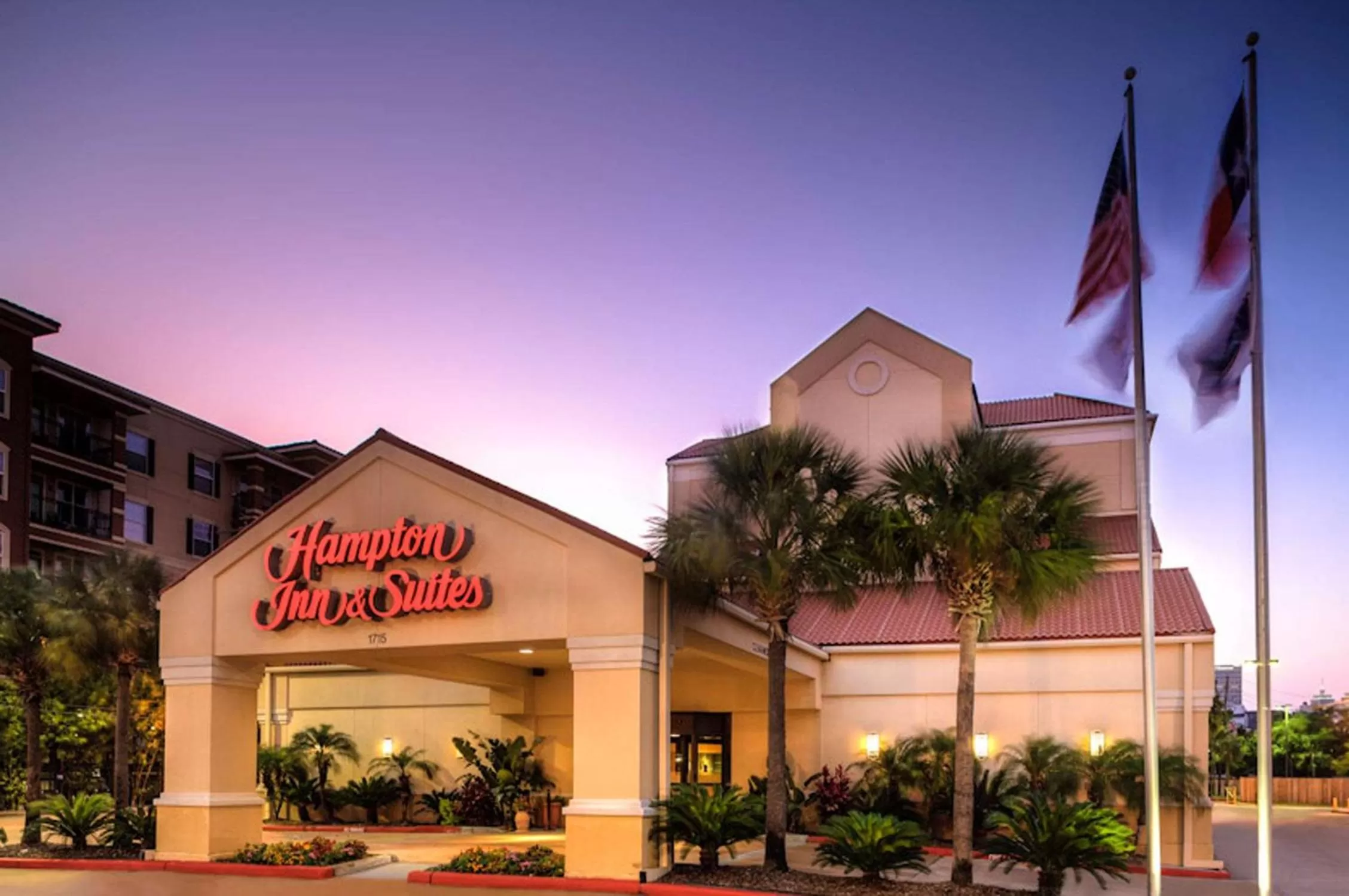 Property building in Hampton Inn & Suites Houston-Medical Center-NRG Park