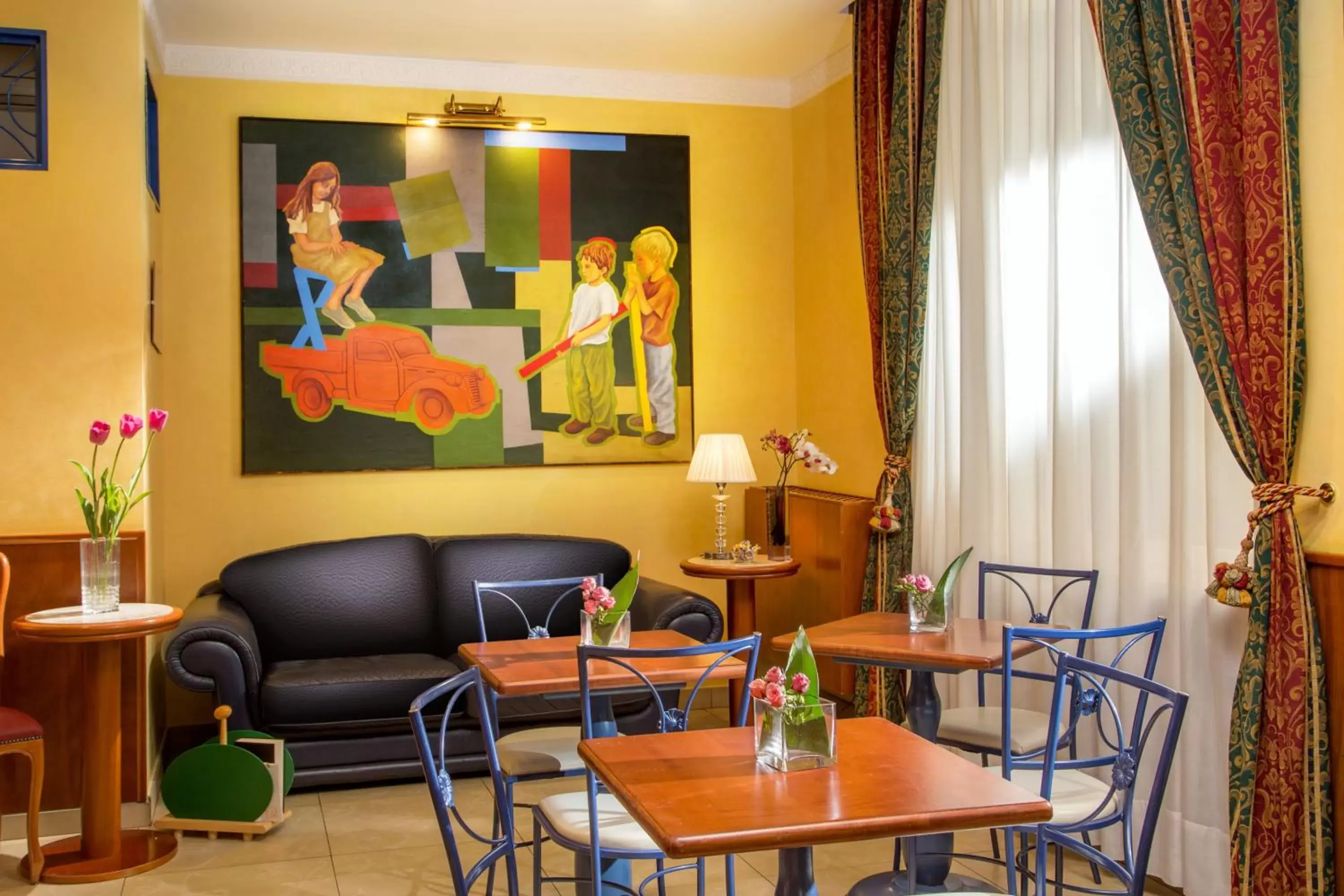 Communal lounge/ TV room in Hotel Forte